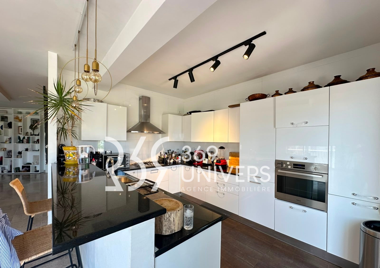La Marsa&nbsp;Gammart&nbsp;Location&nbsp;Appart. 3 pi�ces&nbsp;Etage de villa avec terrasse � gammarth ref ra180
