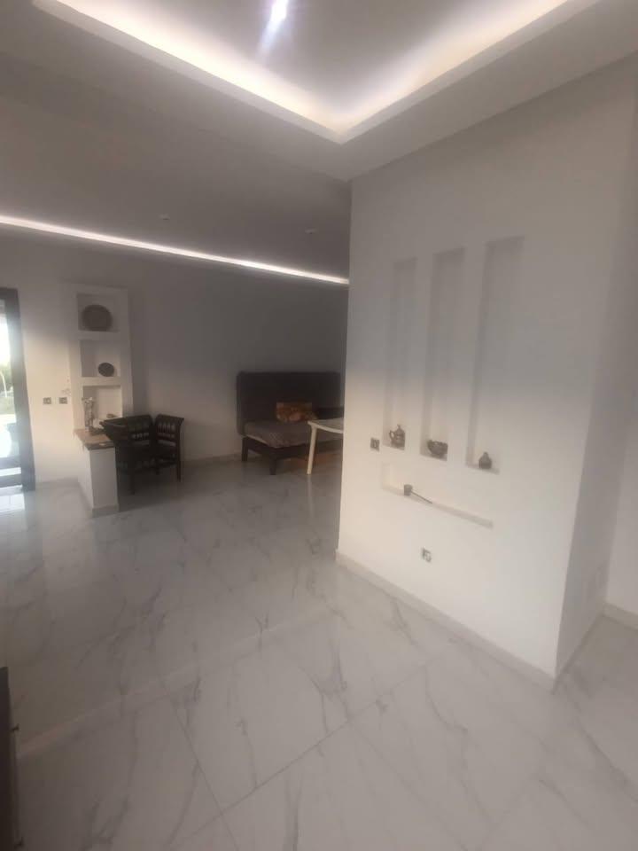 El Menzah&nbsp;El Manar 2&nbsp;Location&nbsp;Appart. 3 pi�ces&nbsp;�tage de villa semi meubl�