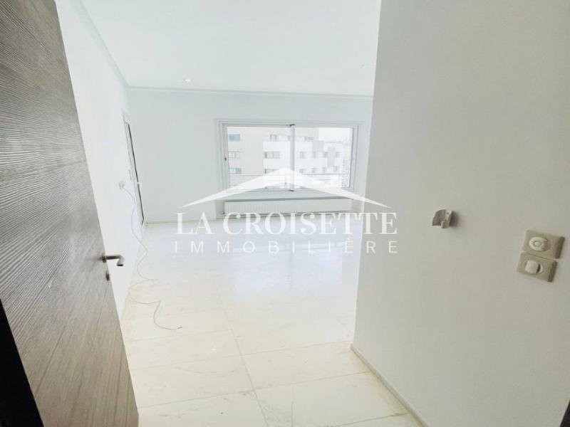 La Marsa&nbsp;Berge Du Lac&nbsp;Location&nbsp;Appart. 4 pi�ces&nbsp;Appartement s4 avec piscine au lac2 mal4307