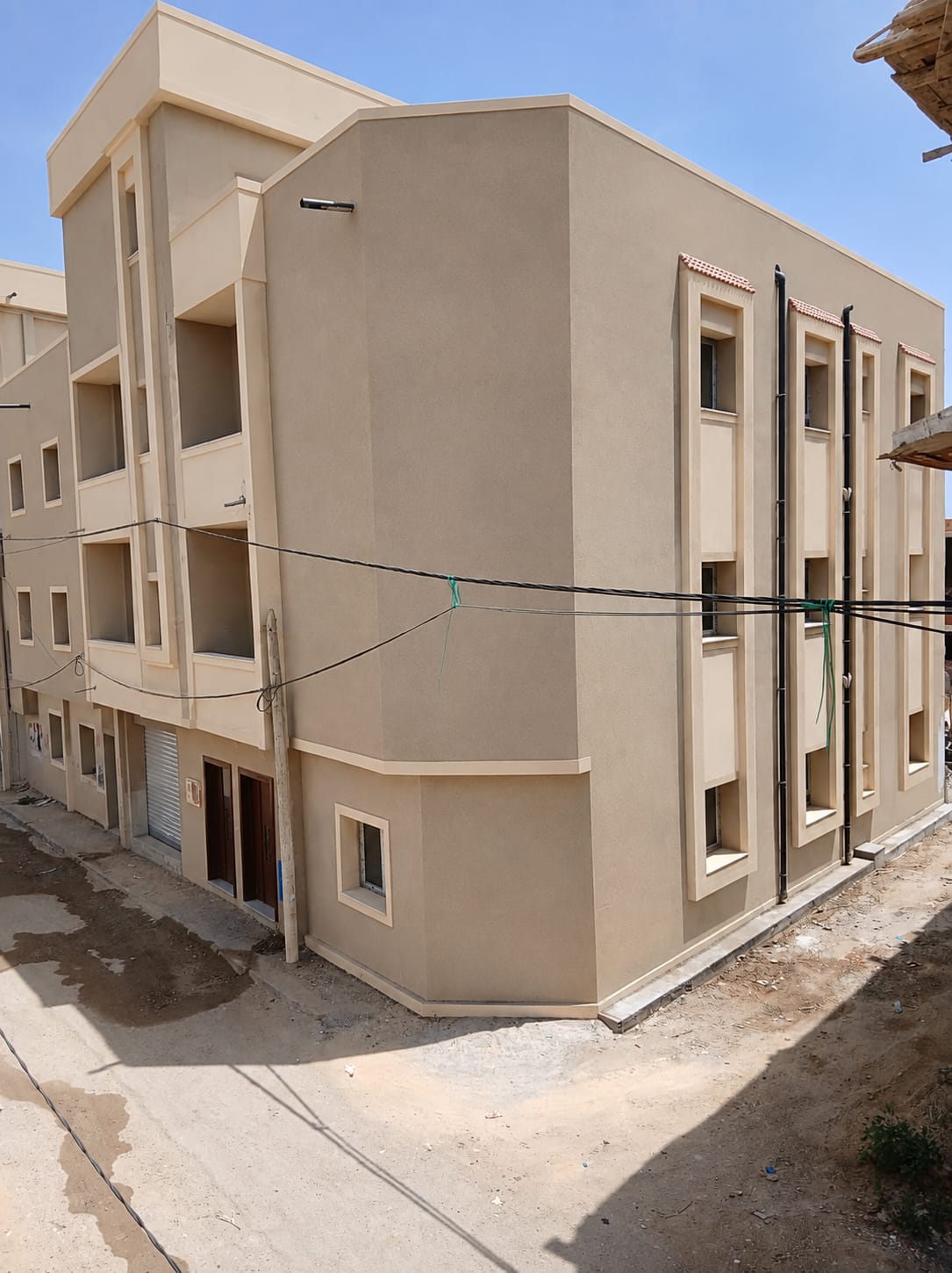 Akouda&nbsp;Chatt Meriem&nbsp;Vente&nbsp;Appart. 4 pi�ces&nbsp;Av chatt mariem immeuble neuf r2 500m2  3 apparts