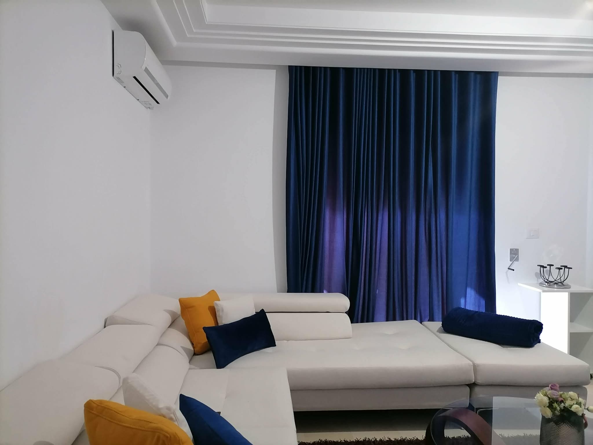 Raoued&nbsp;El Hessiene&nbsp;Salon - Salle � manger &nbsp;Salons&nbsp;Salon moderne en l  prix 800dt