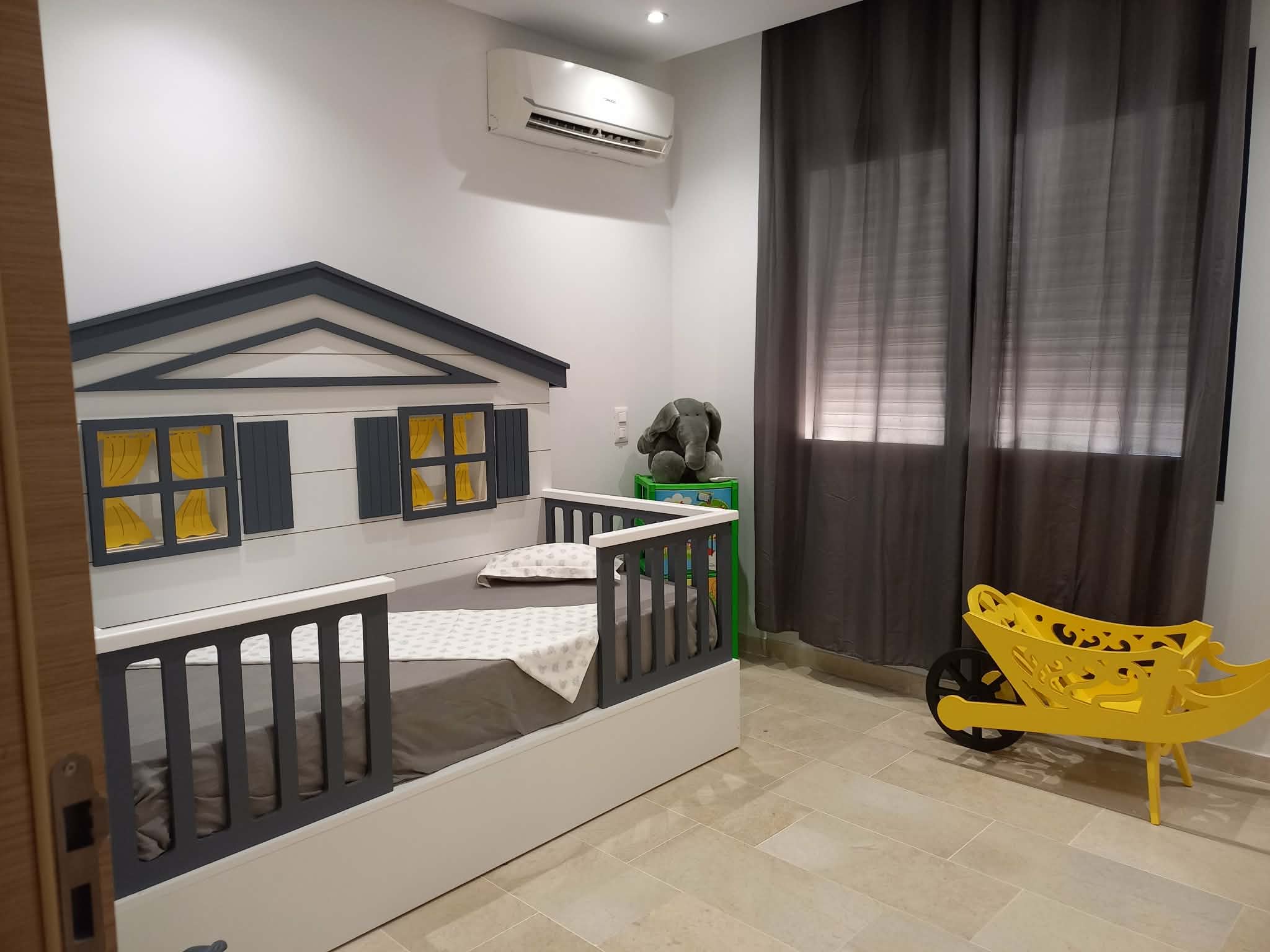Raoued&nbsp;El Hessiene&nbsp;Meubles d'enfant&nbsp;Lits&nbsp;Chambre enfant en forme de maison