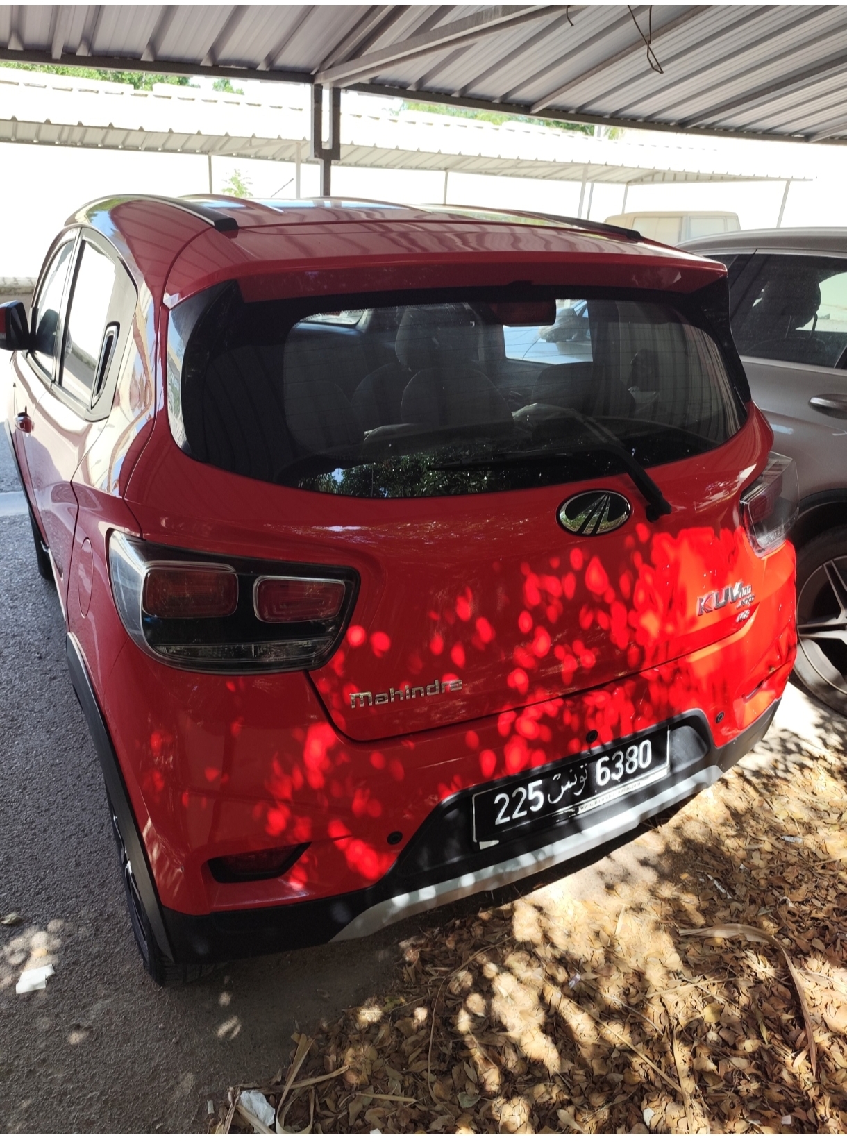 Mnihla&nbsp;Jardins d'el Menzah&nbsp;Mahindra&nbsp;Autre Mod�le&nbsp;Mahindra kuv100 k8 en tr�s bon �tat