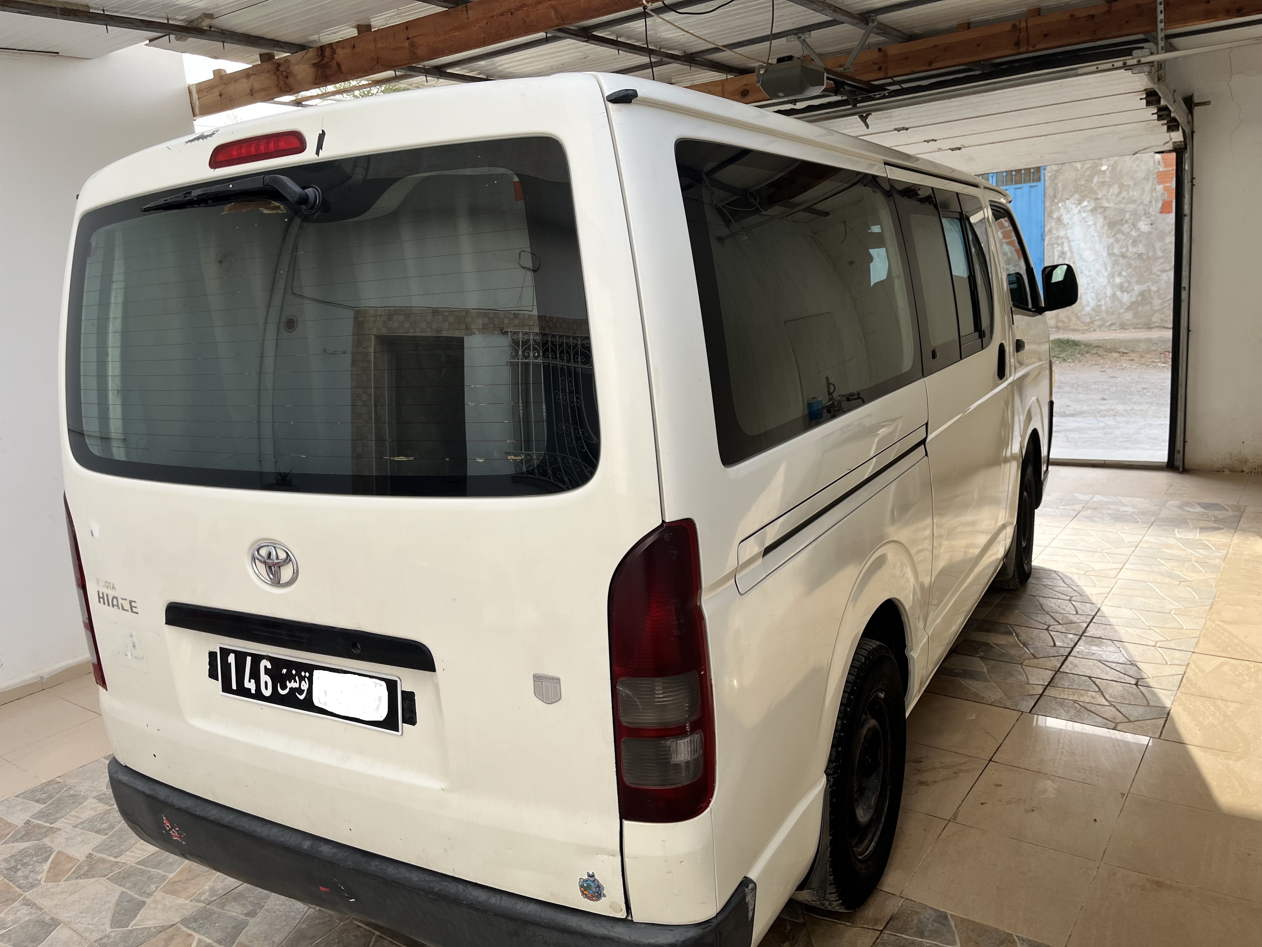 Beni Hassen&nbsp;Beni Hassen&nbsp;Toyota&nbsp;Hi.Ace&nbsp;Toyota hiace diesel 9 places moteur l5 3l