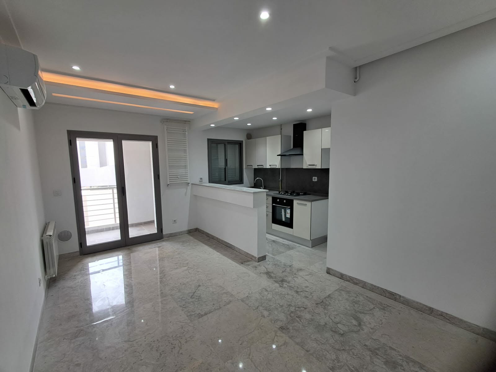 La Marsa&nbsp;El Aouina&nbsp;Location&nbsp;Appart. 1 pi�ce&nbsp;S plus 1 wahat el aouina