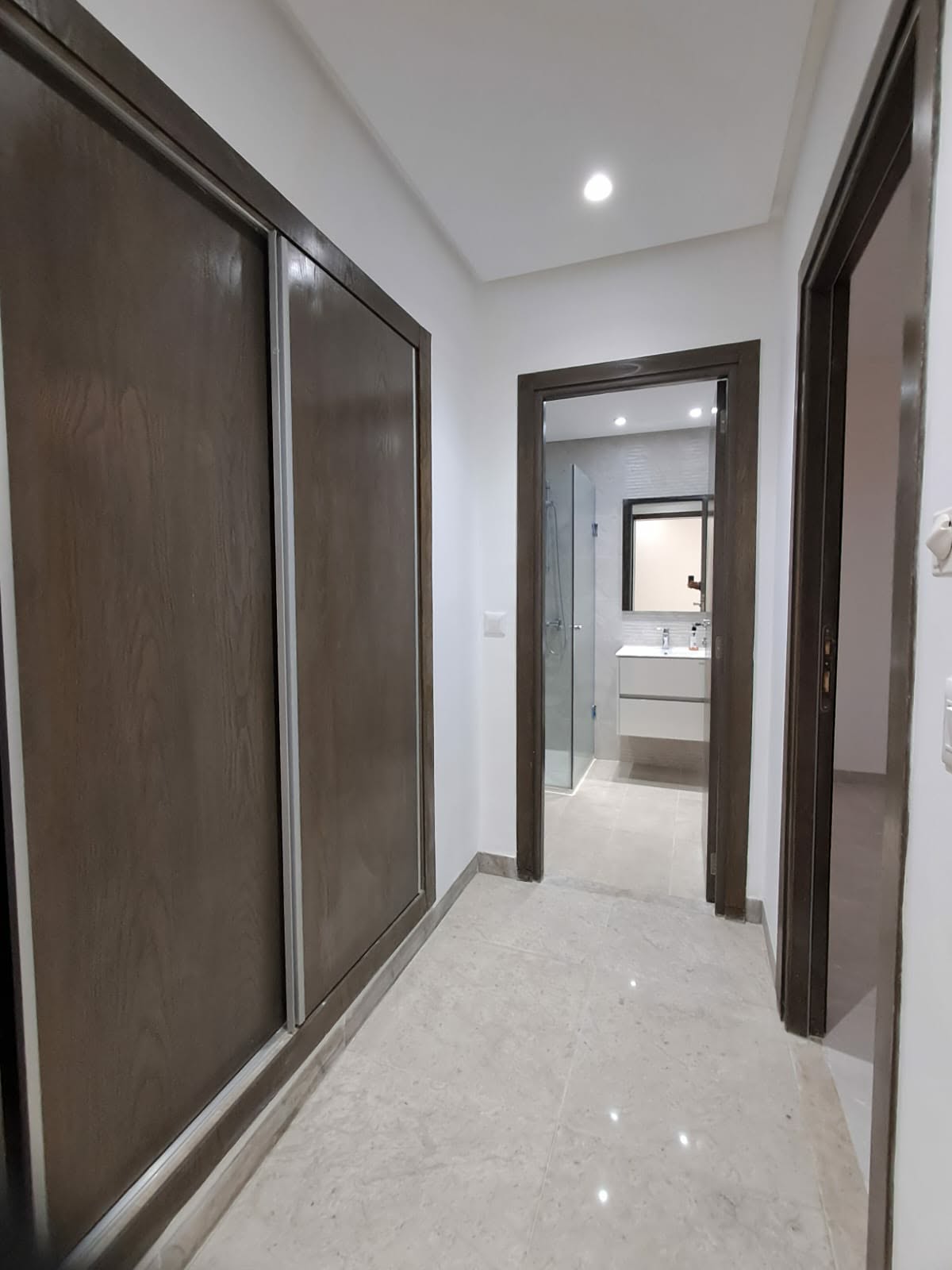 La Marsa&nbsp;El Aouina&nbsp;Location&nbsp;Appart. 1 pi�ce&nbsp;S plus 1 wahat el aouina