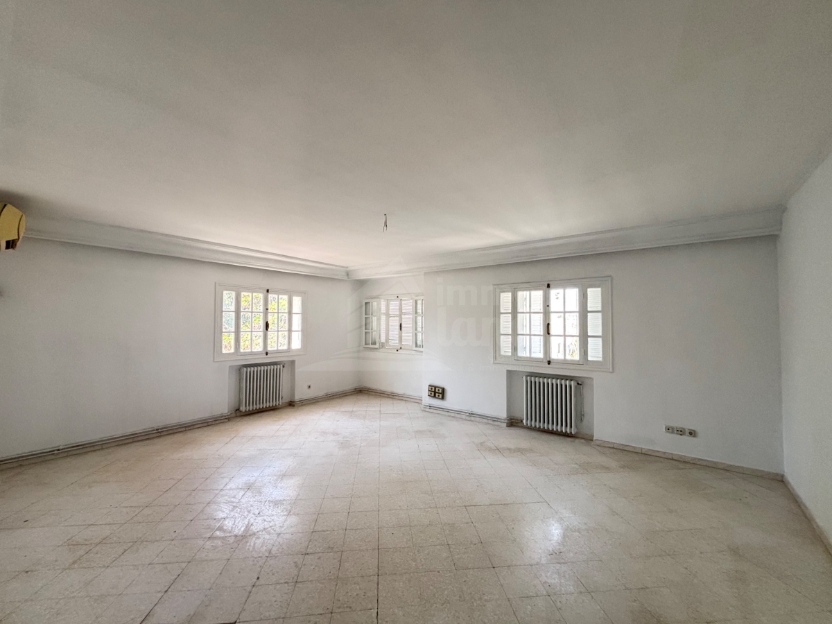 El Menzah&nbsp;Mutuelle Ville&nbsp;Bureaux & Commerces&nbsp;Bureau&nbsp;Bureau h7 de 250 m a mutuelleville