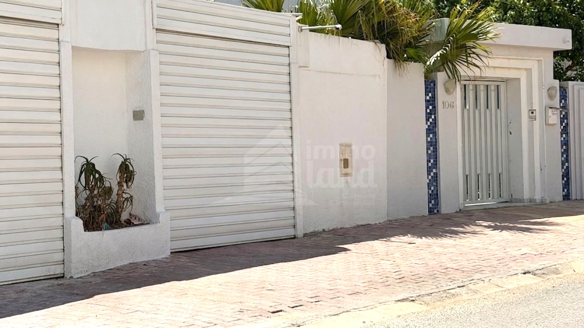 Ariana Ville&nbsp;El Menzah 8&nbsp;Bureaux & Commerces&nbsp;Surfaces&nbsp;Local commercial de 20 m � menzah 8