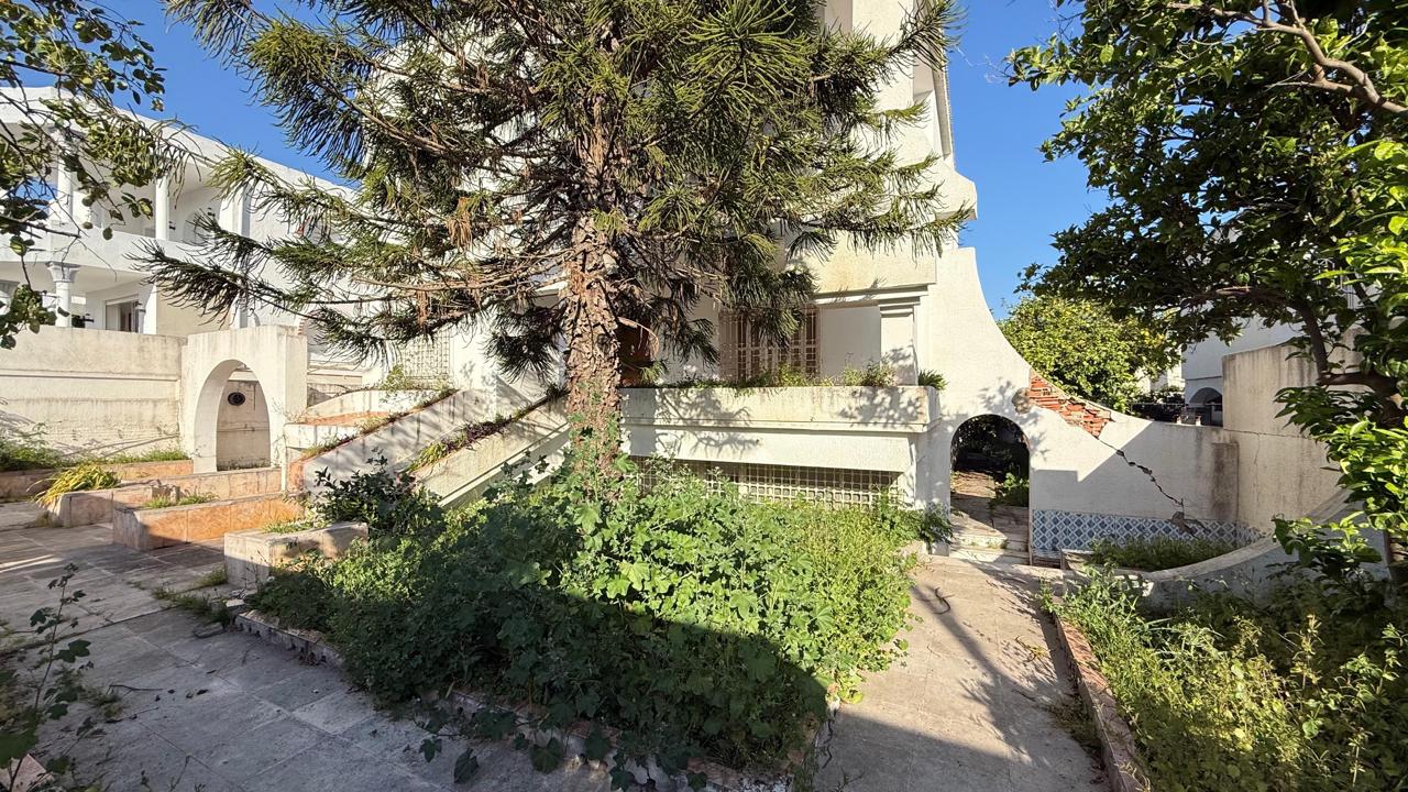 Ariana Ville&nbsp;El Menzah 6&nbsp;Vente&nbsp;Maisons&nbsp;Villa de 660 m a menzah 6