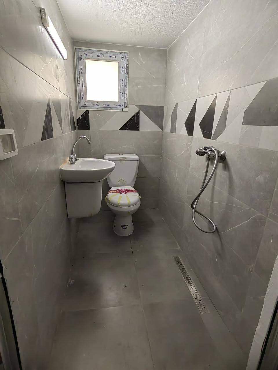 Ariana Ville&nbsp;El Menzah 5&nbsp;Location&nbsp;Appart. 5 pi�ces+&nbsp;Studio s0 meubl� aux uv4 wb4468