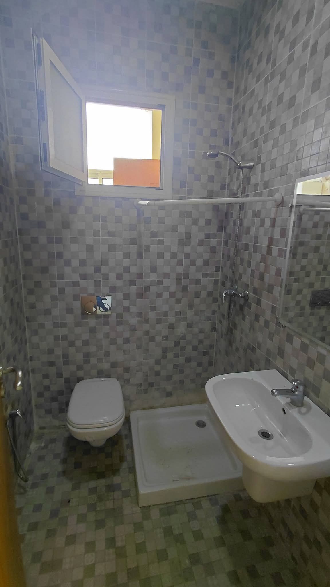 Cite El Khadra&nbsp;Cite El Khadra&nbsp;Location&nbsp;Appart. 3 pi�ces&nbsp;S plus 2 a la cit� el khadhra wb4404