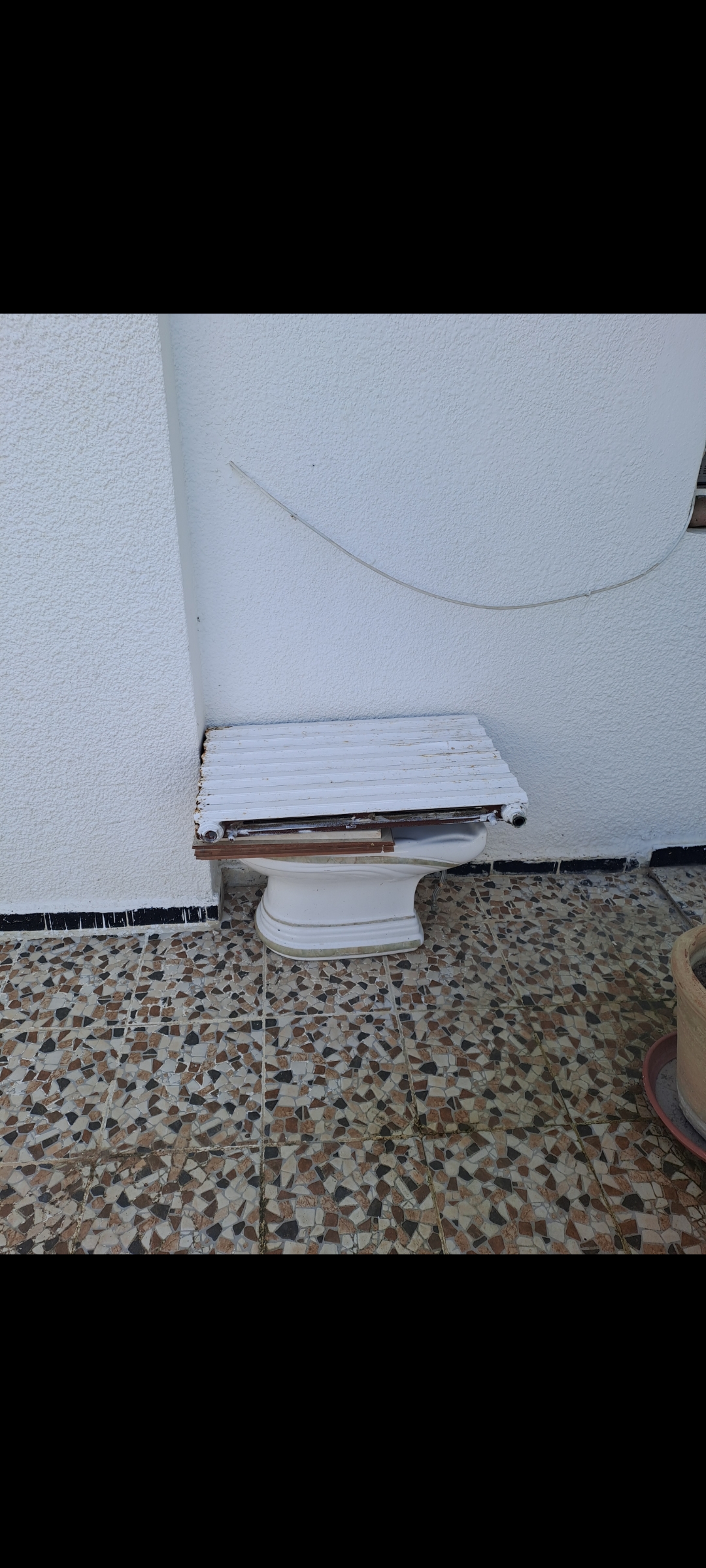 La Marsa&nbsp;Marsa Ennassim&nbsp;Autre&nbsp;Autre&nbsp;Bidet  radiateur fonte bonne ocasion