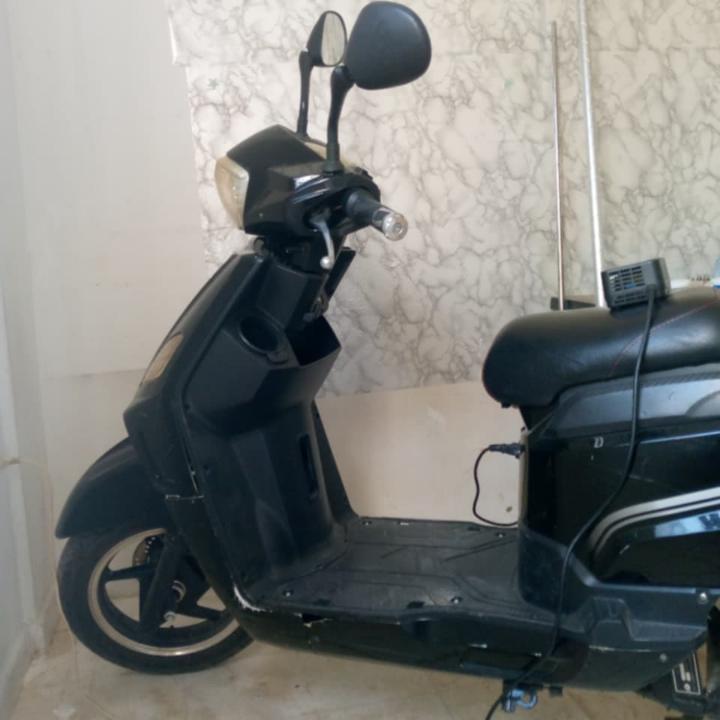 El Omrane Superieur&nbsp;Cite Ibn Khaldoun I&nbsp;Suzuki&nbsp;Suzuki&nbsp;Scooter �lectrique red e