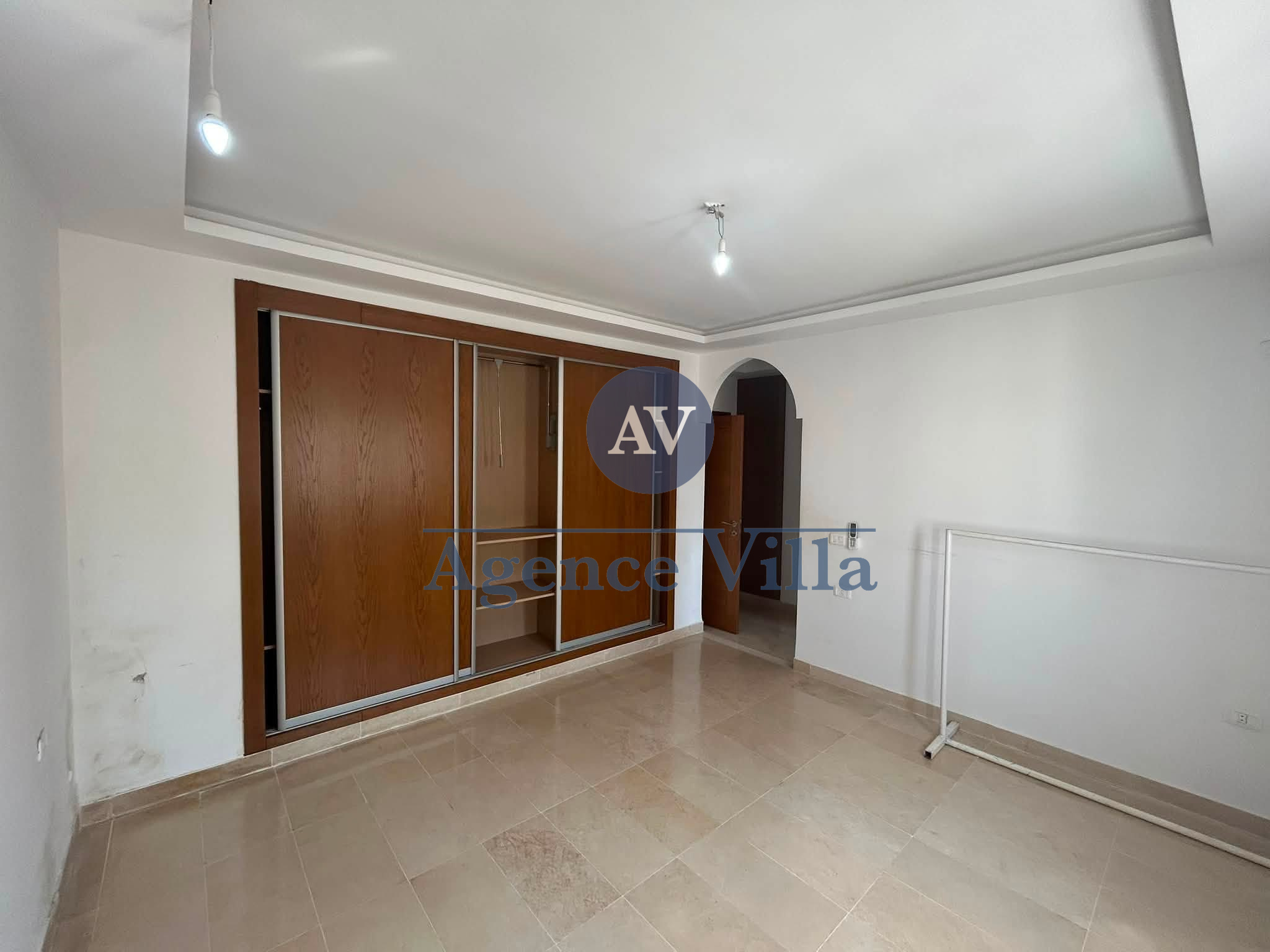 La Marsa&nbsp;Cite Erriadh&nbsp;Location&nbsp;Appart. 5 pi�ces+&nbsp;Etage de villa s4 � la marsa