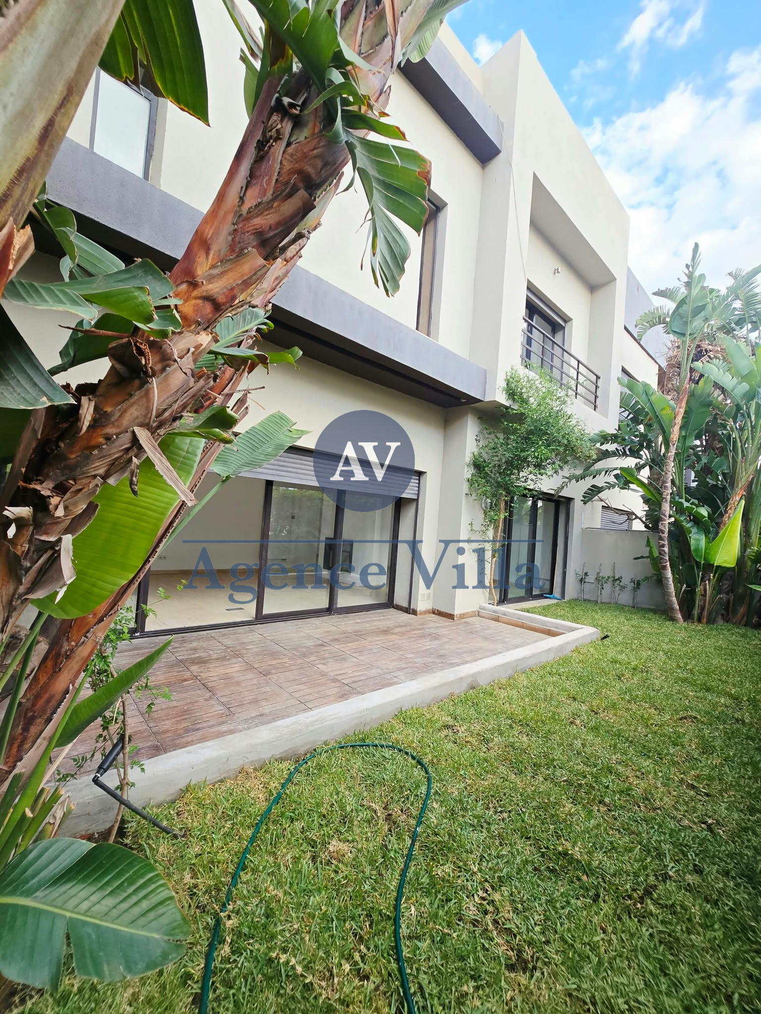 Location&nbsp;Duplex