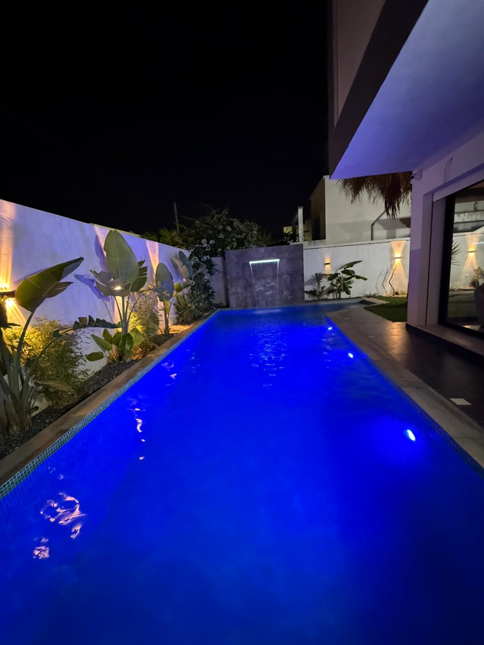 Ariana Ville&nbsp;El Menzah 8&nbsp;Vente&nbsp;Maisons&nbsp;Villa tres haut standing a menzah 8 avec piscine