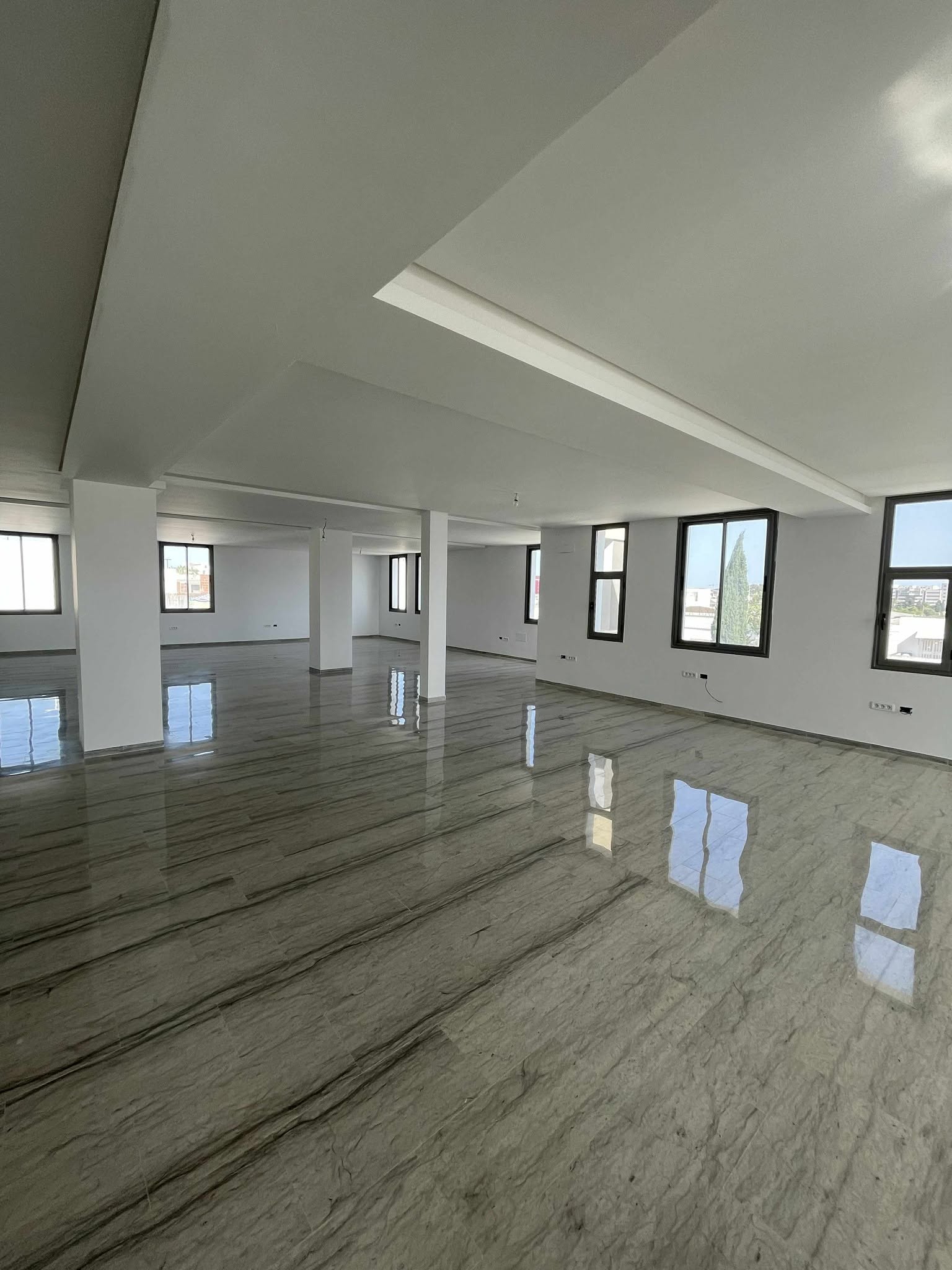 Cite El Khadra&nbsp;Cite Jardins&nbsp;Bureaux & Commerces&nbsp;Bureau&nbsp;Plateau en 350m2 � alain savary