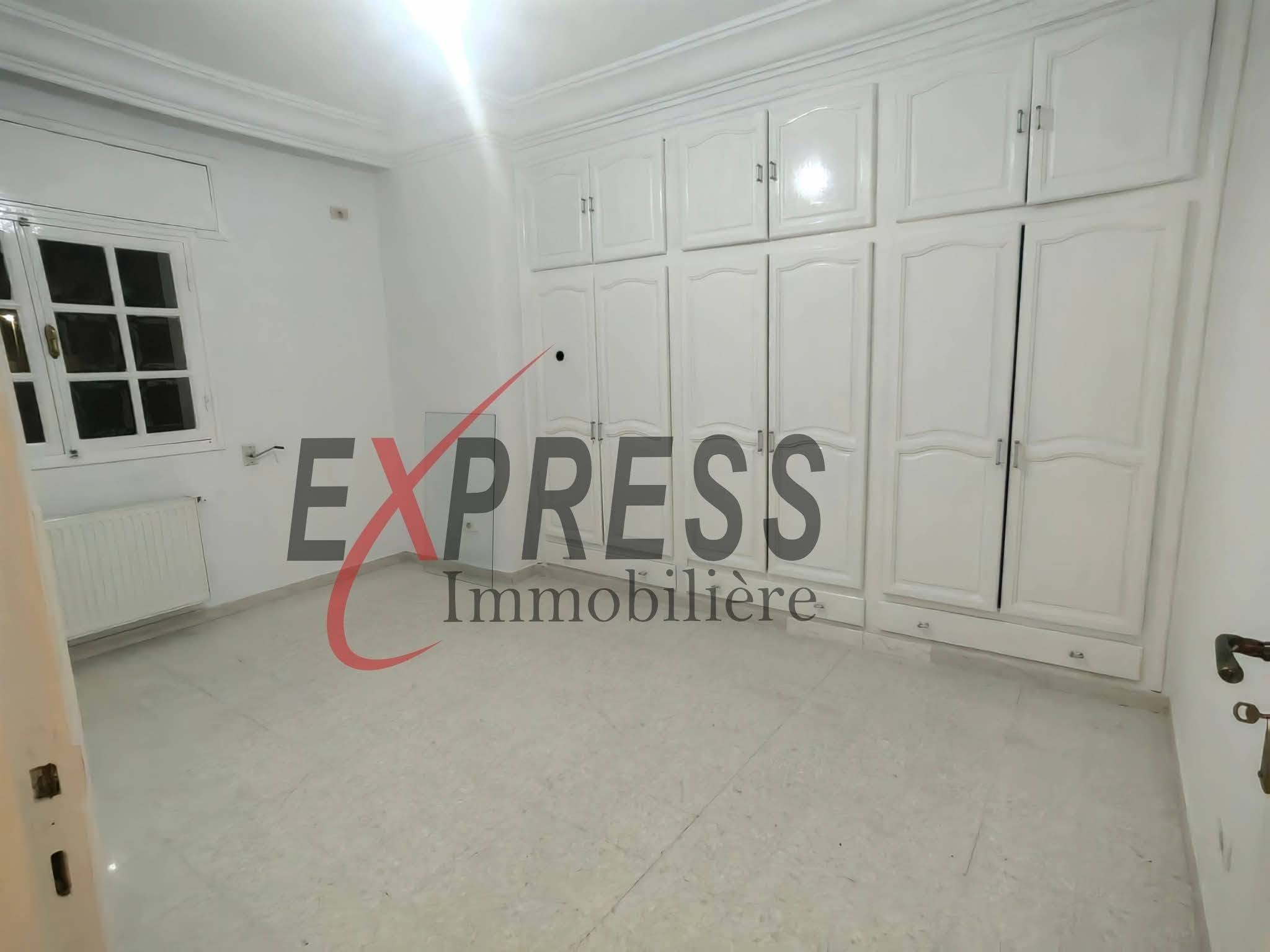 Mnihla&nbsp;Jardins d'el Menzah&nbsp;Location&nbsp;Appart. 3 pi�ces&nbsp;Un �tage de villa s2 jardin menzah 2