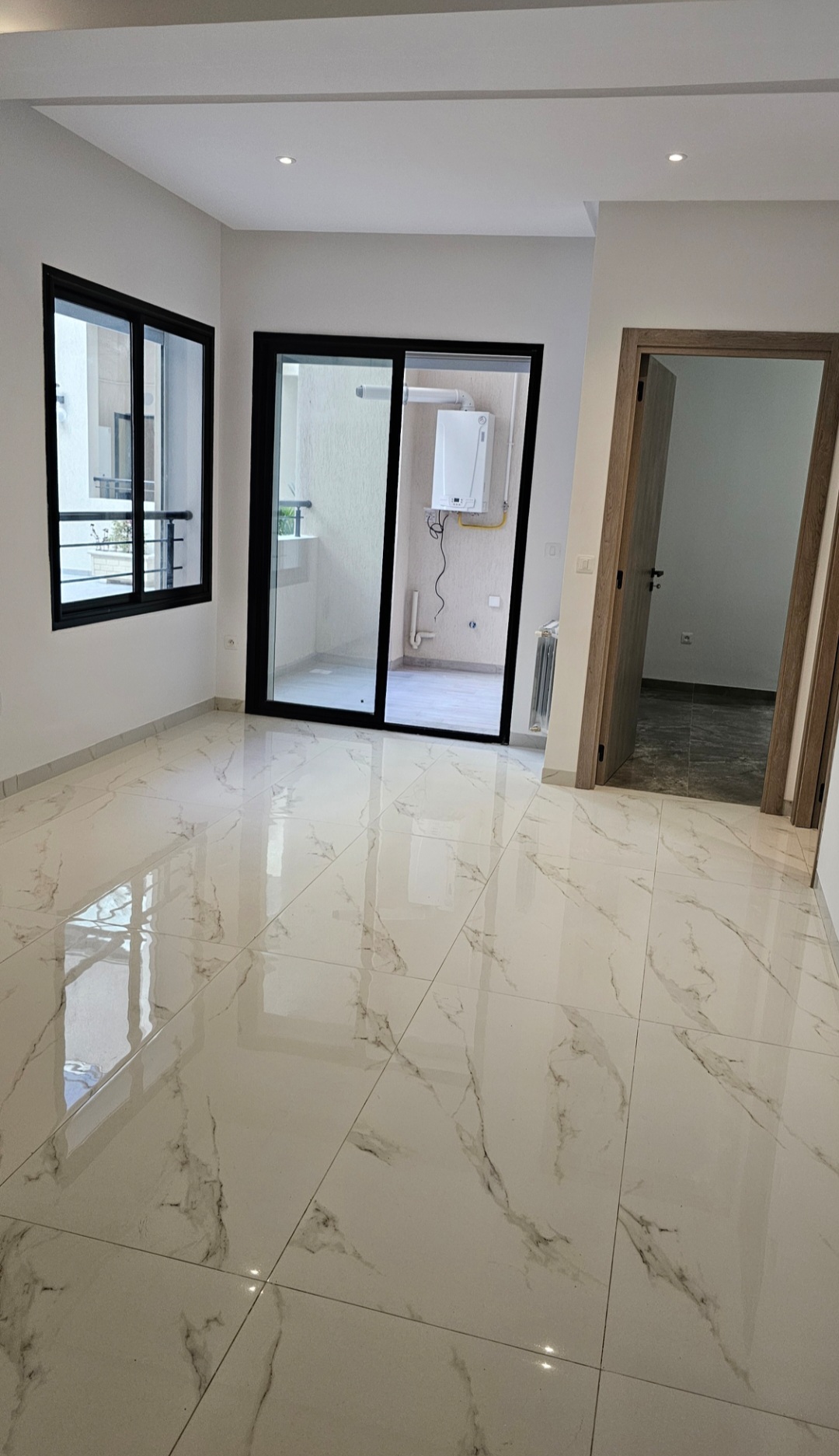 Ariana Ville&nbsp;Cite Ennasr 1&nbsp;Location&nbsp;Appart. 2 pi�ces&nbsp;Studio enaser