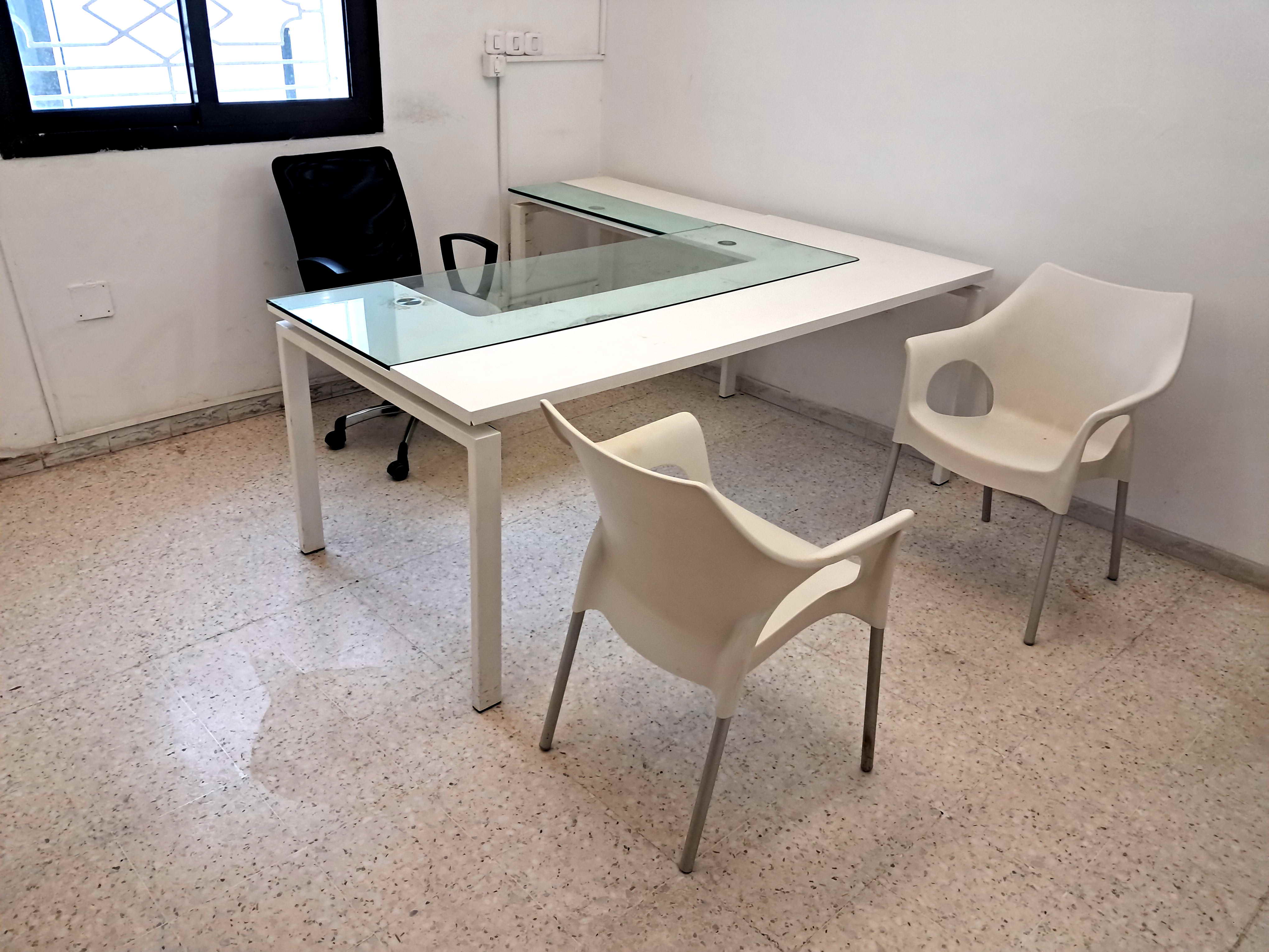 Cite El Khadra&nbsp;Zone urbaine nord&nbsp;Location&nbsp;Appart. 5 pi�ces+&nbsp;Si�ge administratif ind�pendant avec grand parking