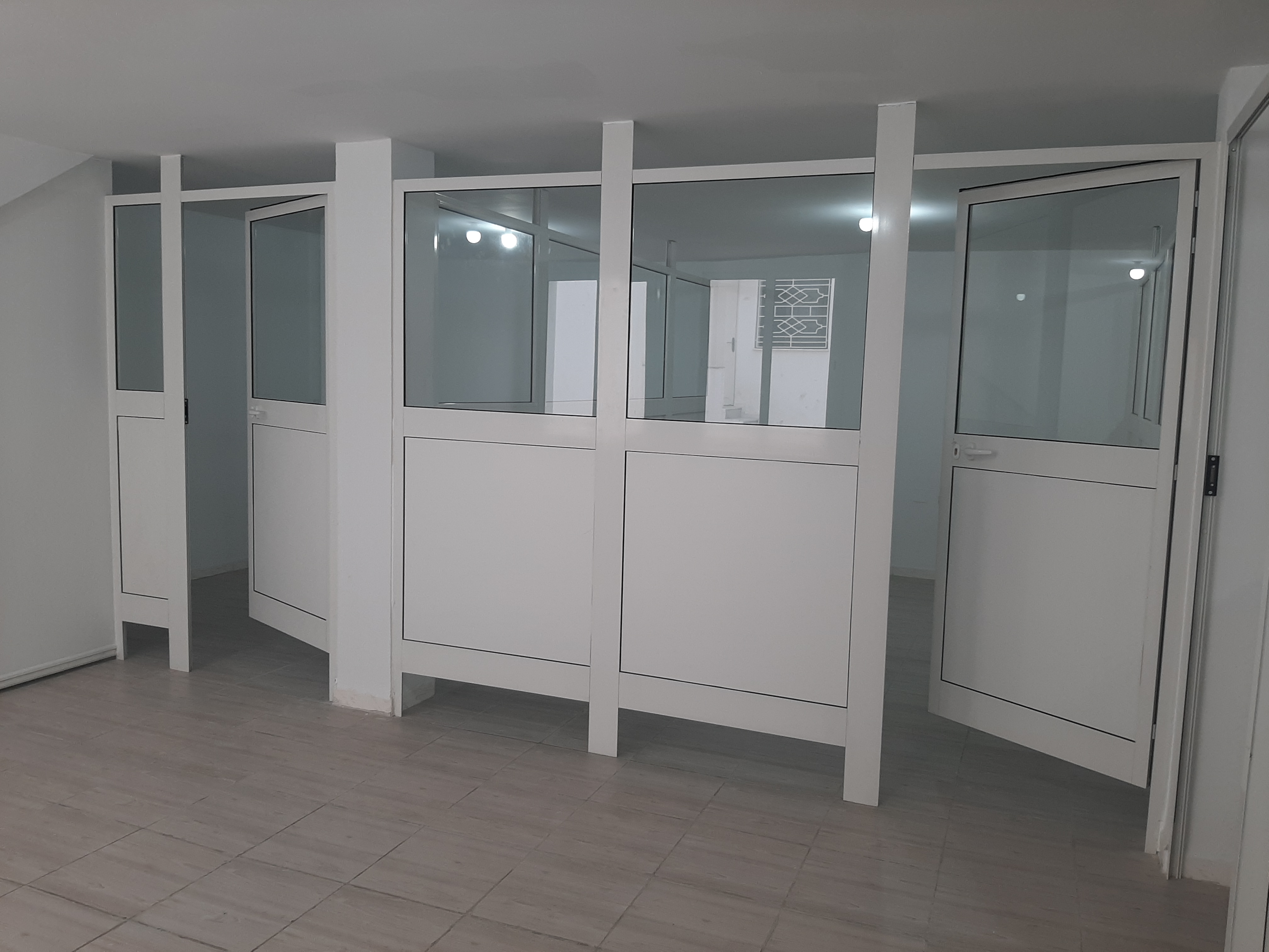 Cite El Khadra&nbsp;Zone urbaine nord&nbsp;Location&nbsp;Appart. 4 pi�ces&nbsp;Bureaux s3  avec parking  centre urbain nord