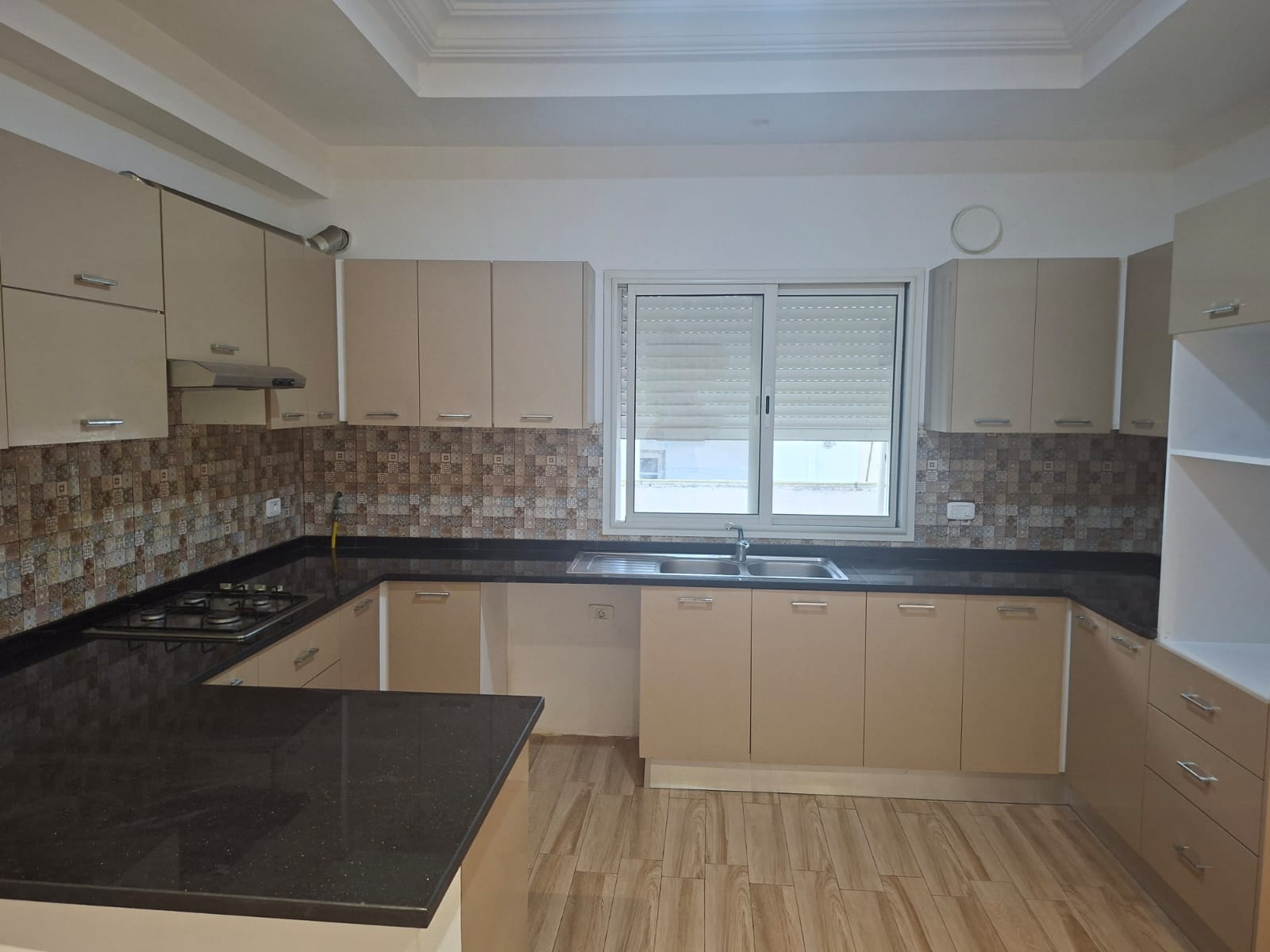 Mnihla&nbsp;Jardins d'el Menzah&nbsp;Location&nbsp;Appart. 4 pi�ces&nbsp;S plus 3 � jardin d'el menzah
