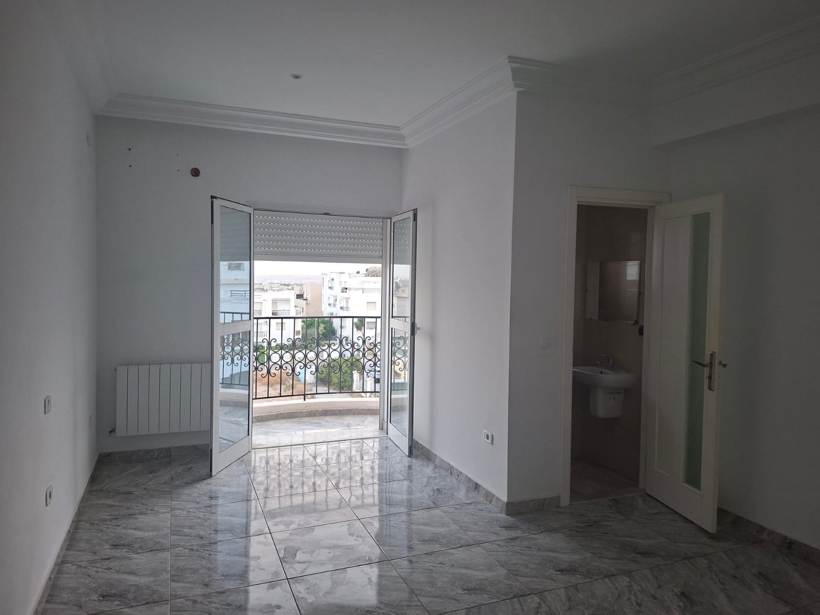 Mnihla&nbsp;Jardins d'el Menzah&nbsp;Location&nbsp;Appart. 4 pi�ces&nbsp;S plus 3 � jardin d'el menzah
