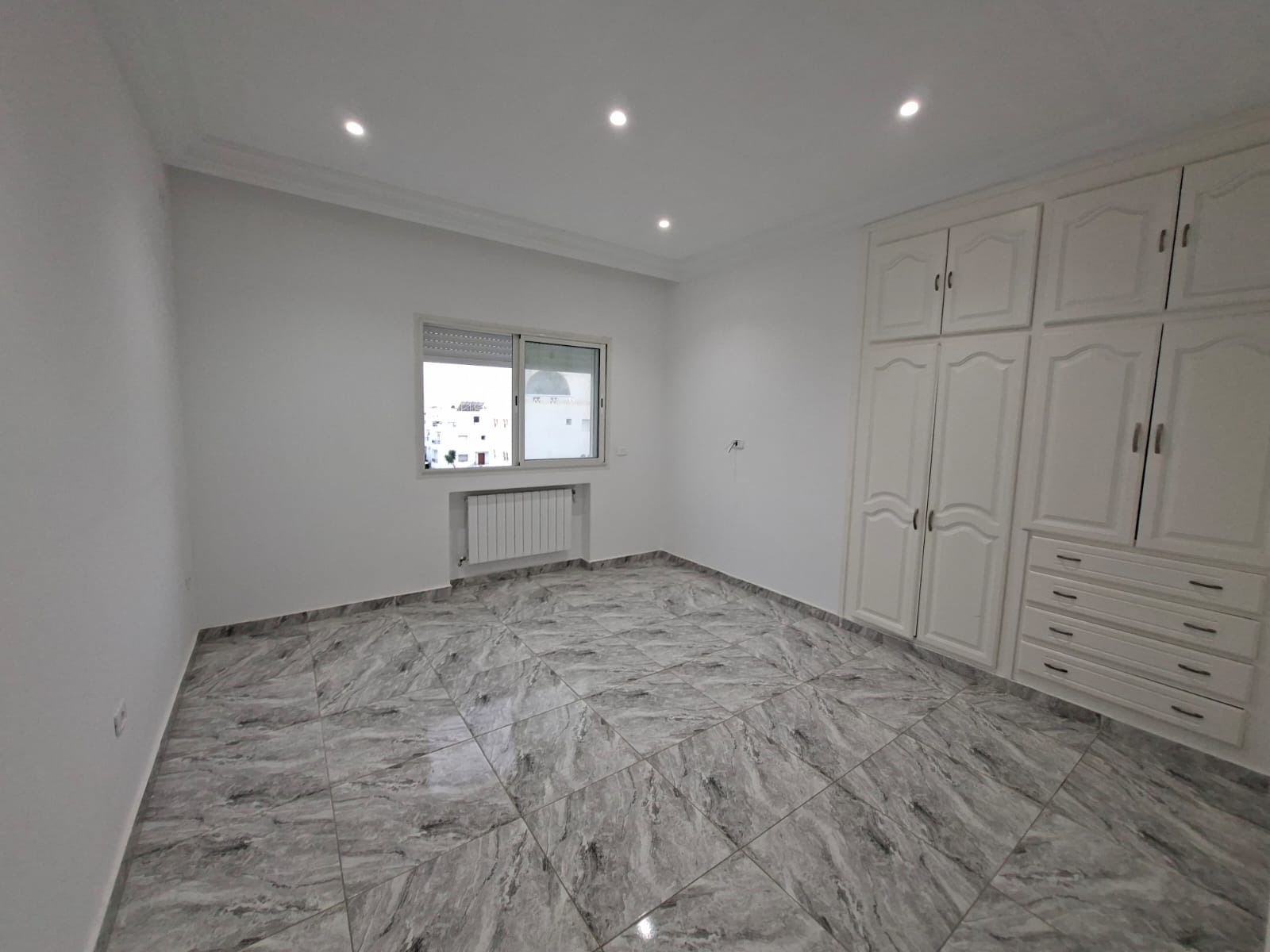 Mnihla&nbsp;Jardins d'el Menzah&nbsp;Location&nbsp;Appart. 4 pi�ces&nbsp;S plus 3 � jardin d'el menzah