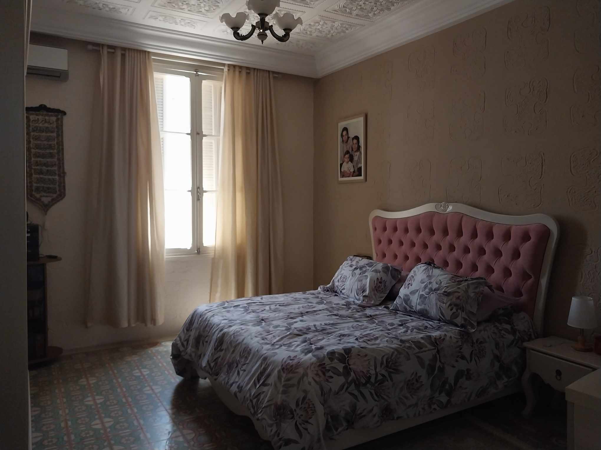 Bab Bhar&nbsp;Bab Bhar&nbsp;Vente&nbsp;Appart. 5 pi�ces+&nbsp;Un grand appartement � la place de barcelone