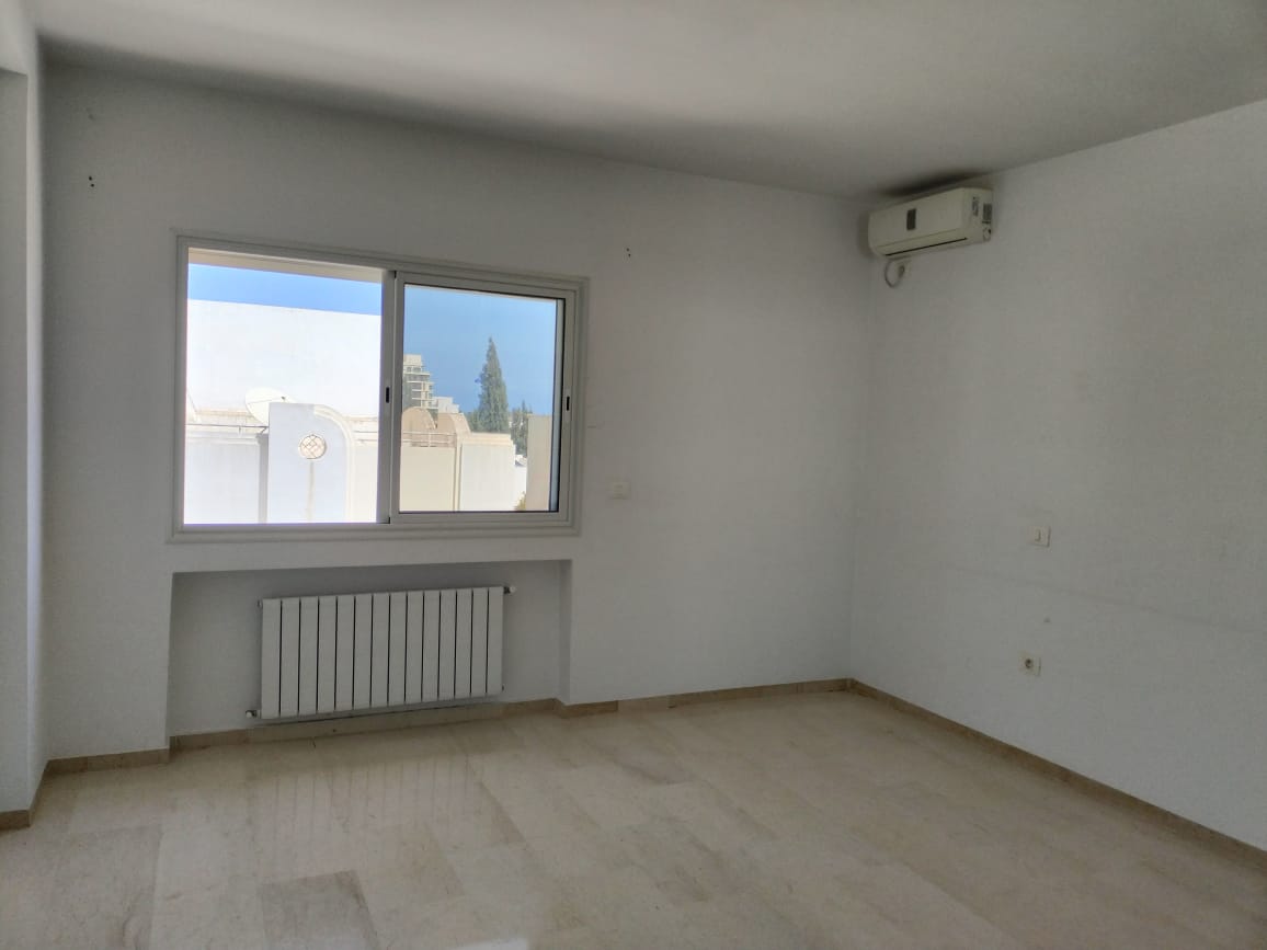 Sousse Jaouhara&nbsp;Sousse Khezama&nbsp;Location&nbsp;Appart. 4 pi�ces&nbsp;Splendide �tage sans meubles