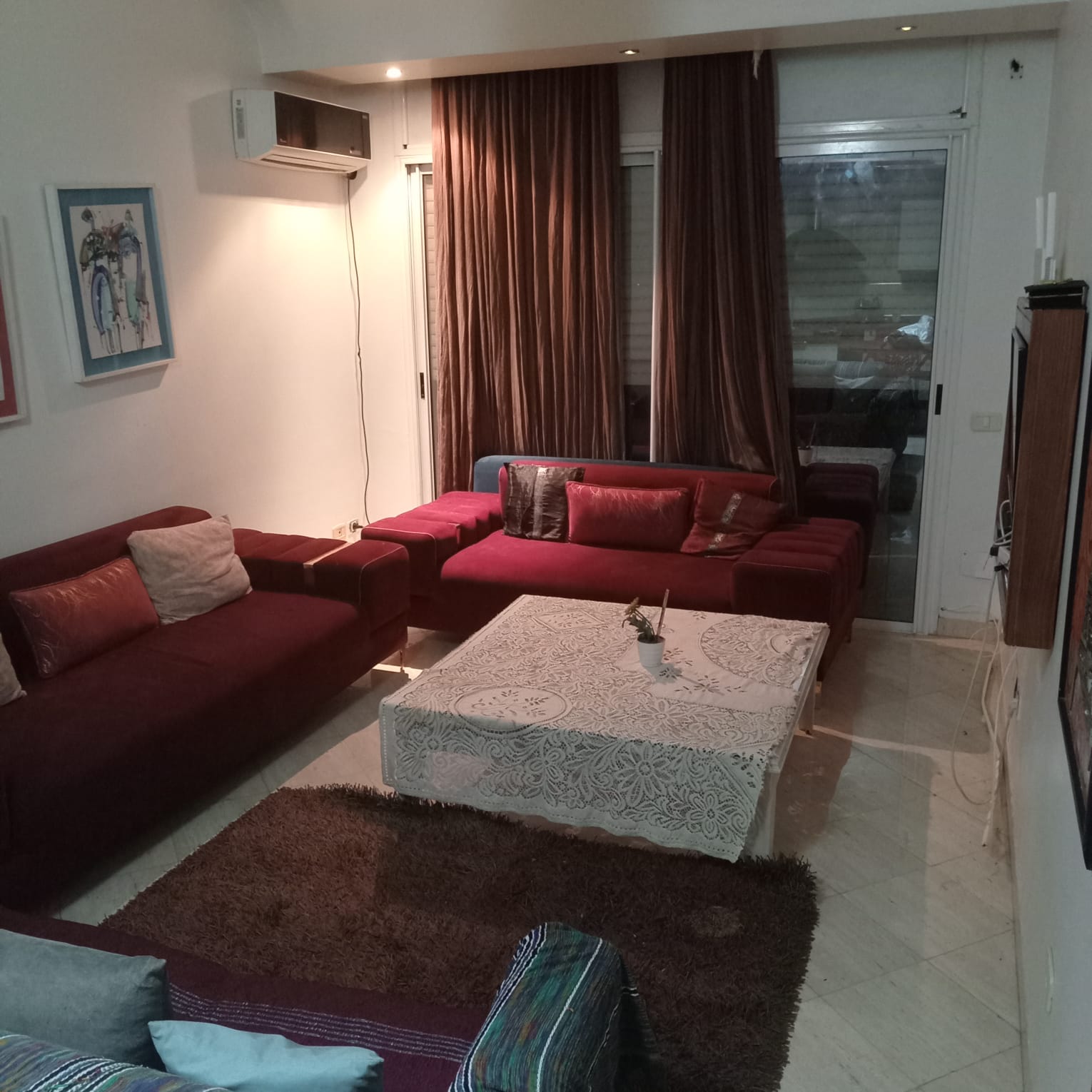 Ariana Ville&nbsp;Cite Ennasr 2&nbsp;Location&nbsp;Appart. 1 pi�ce&nbsp;Joli s1 meubl� avec grande terrasse � ennasr 2