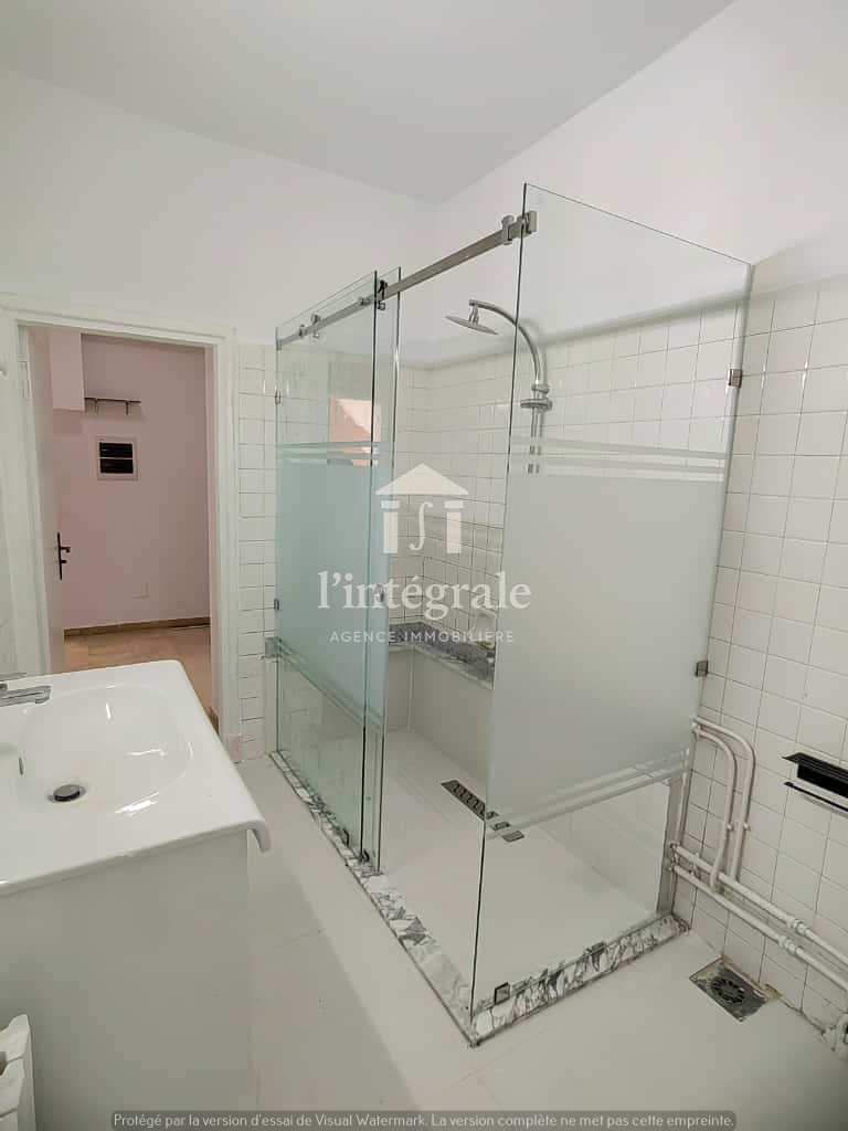 Ariana Ville&nbsp;El Menzah 5&nbsp;Location&nbsp;Maisons&nbsp;Triplex s4 habitation ou bureautique