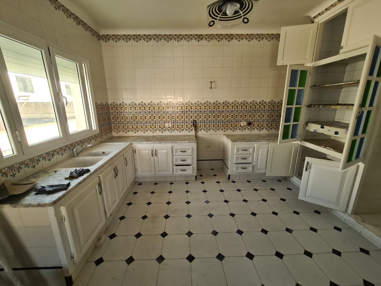 Nabeul&nbsp;Nabeul&nbsp;Location&nbsp;Appart. 4 pi�ces&nbsp;89eme etage de villa � nabeul