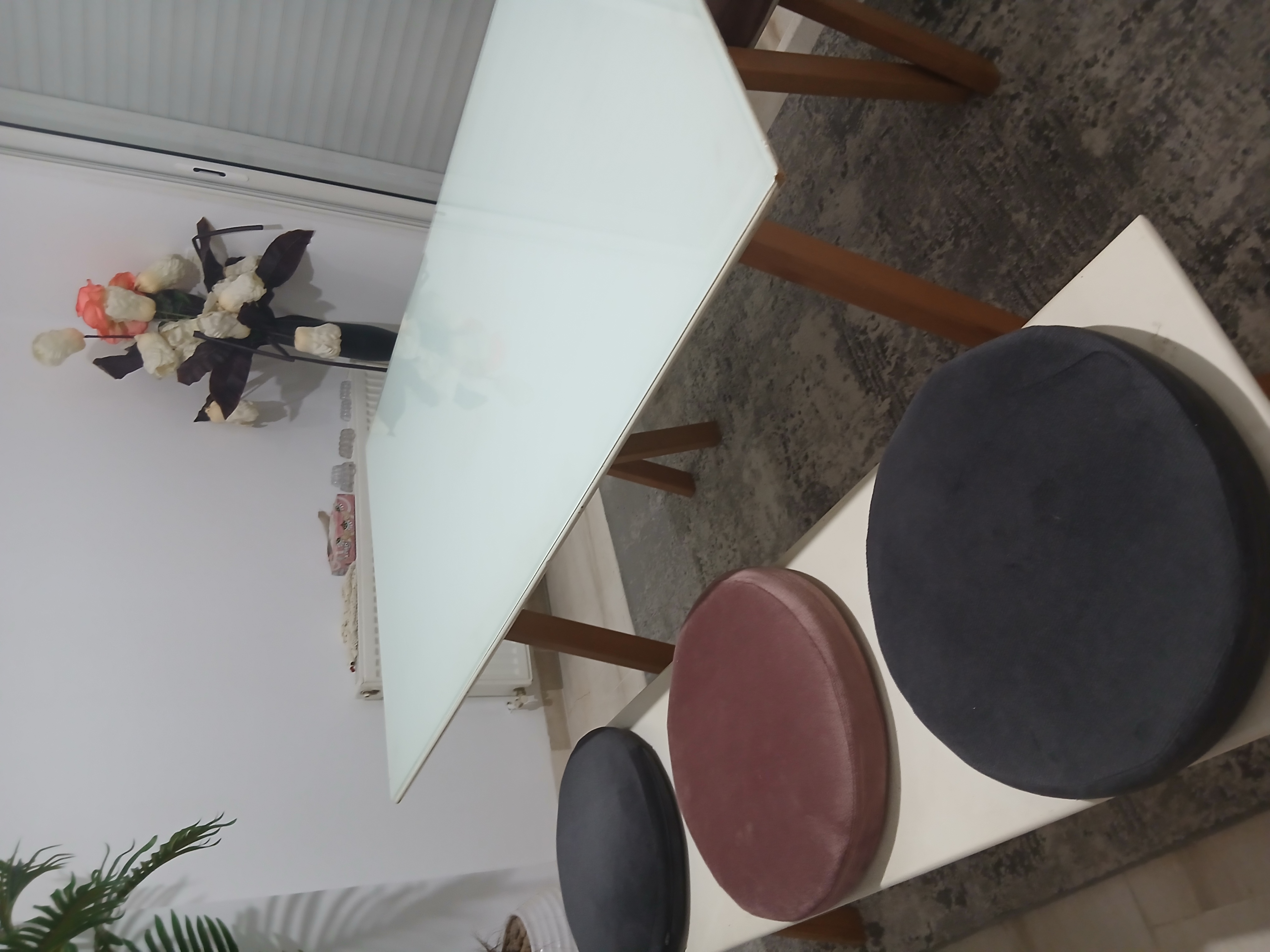 Le Bardo&nbsp;Le Bardo&nbsp;Salon - Salle � manger &nbsp;Salle � manger&nbsp;Table  � manger  plus 2 banquettes