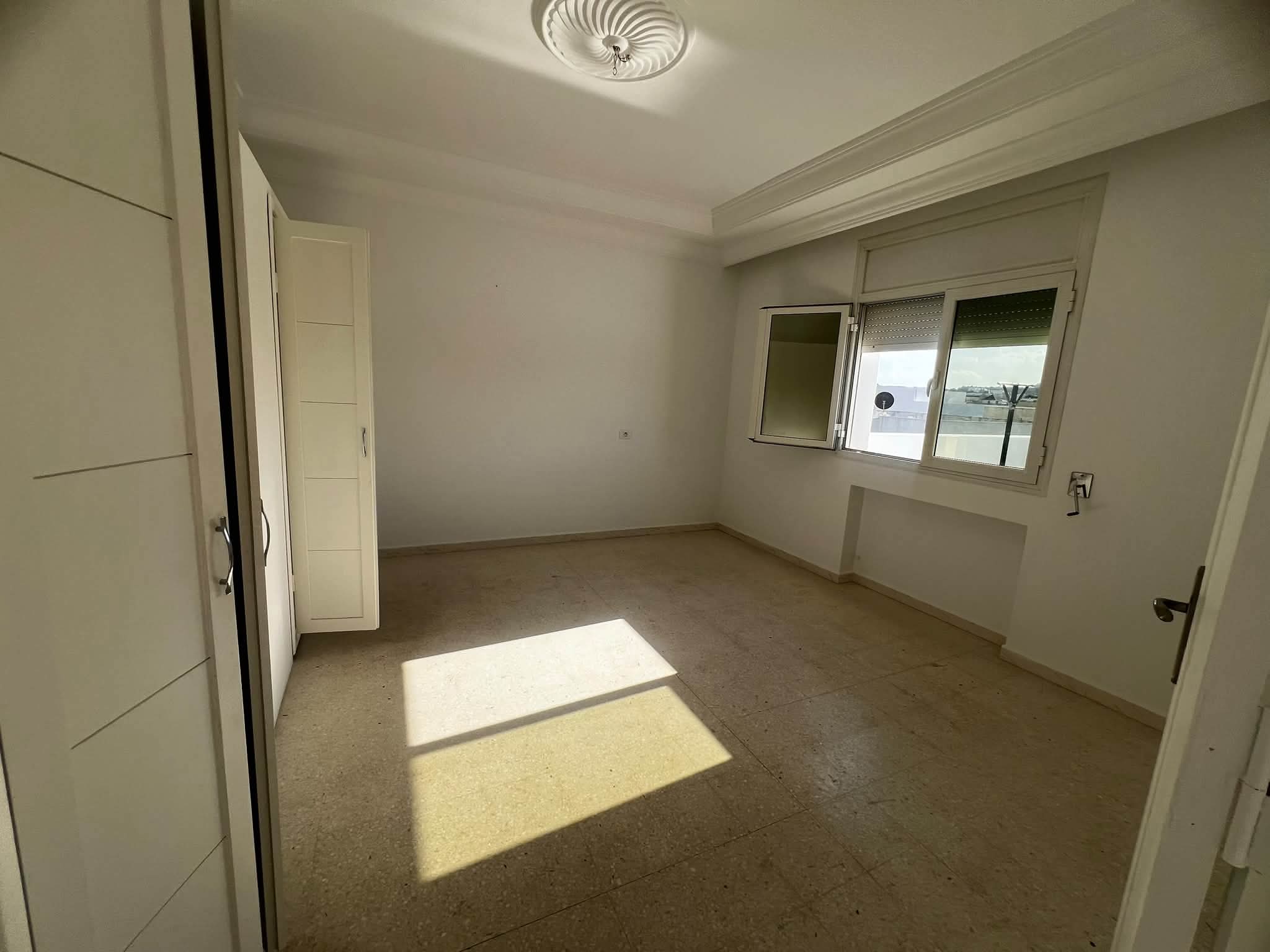 Raoued&nbsp;Cite Ennkhilet&nbsp;Location&nbsp;Appart. 3 pi�ces&nbsp;S2 1000d ennkhilete