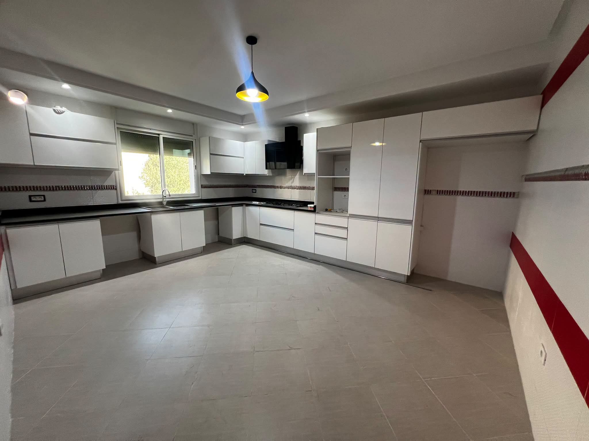 Raoued&nbsp;Cite Ennkhilet&nbsp;Location&nbsp;Appart. 4 pi�ces&nbsp;Etage s3 ennkhilete 1400d
