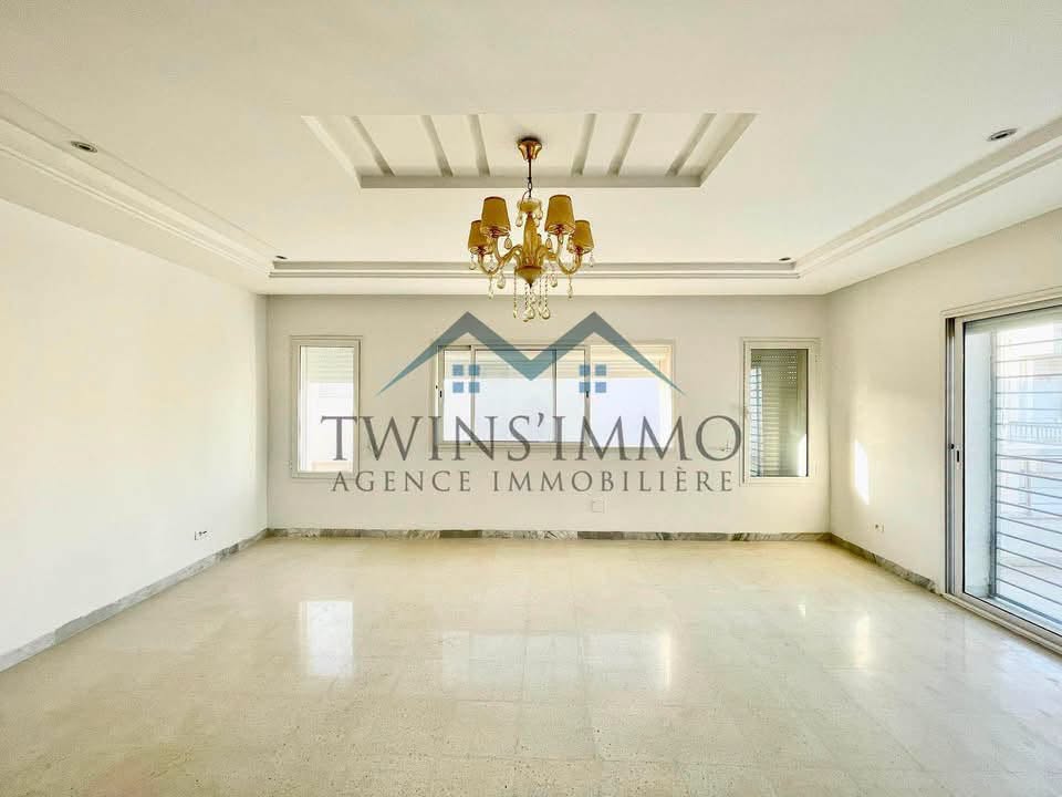 La Marsa&nbsp;Cite Bhar Lazreg&nbsp;Location&nbsp;Appart. 4 pi�ces&nbsp;�tage de villa s4 � la soukra