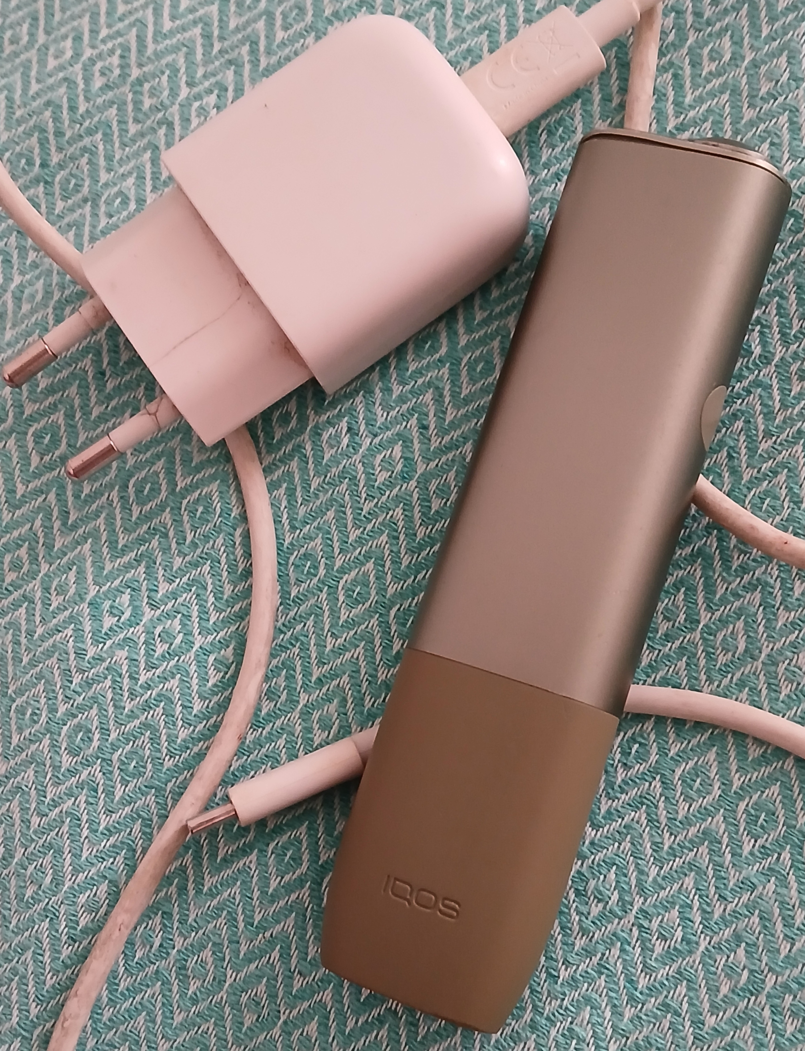 El Menzah&nbsp;El Menzah 1&nbsp;Autre&nbsp;Autre&nbsp;Iqos avec chargeur