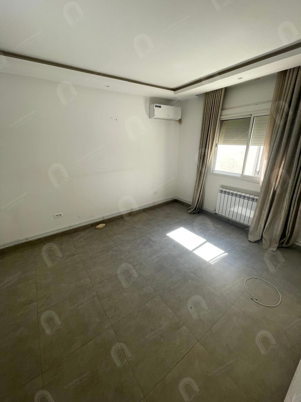 Le Bardo&nbsp;Le Bardo&nbsp;Location&nbsp;Appart. 4 pi�ces&nbsp;Etage de villa s3