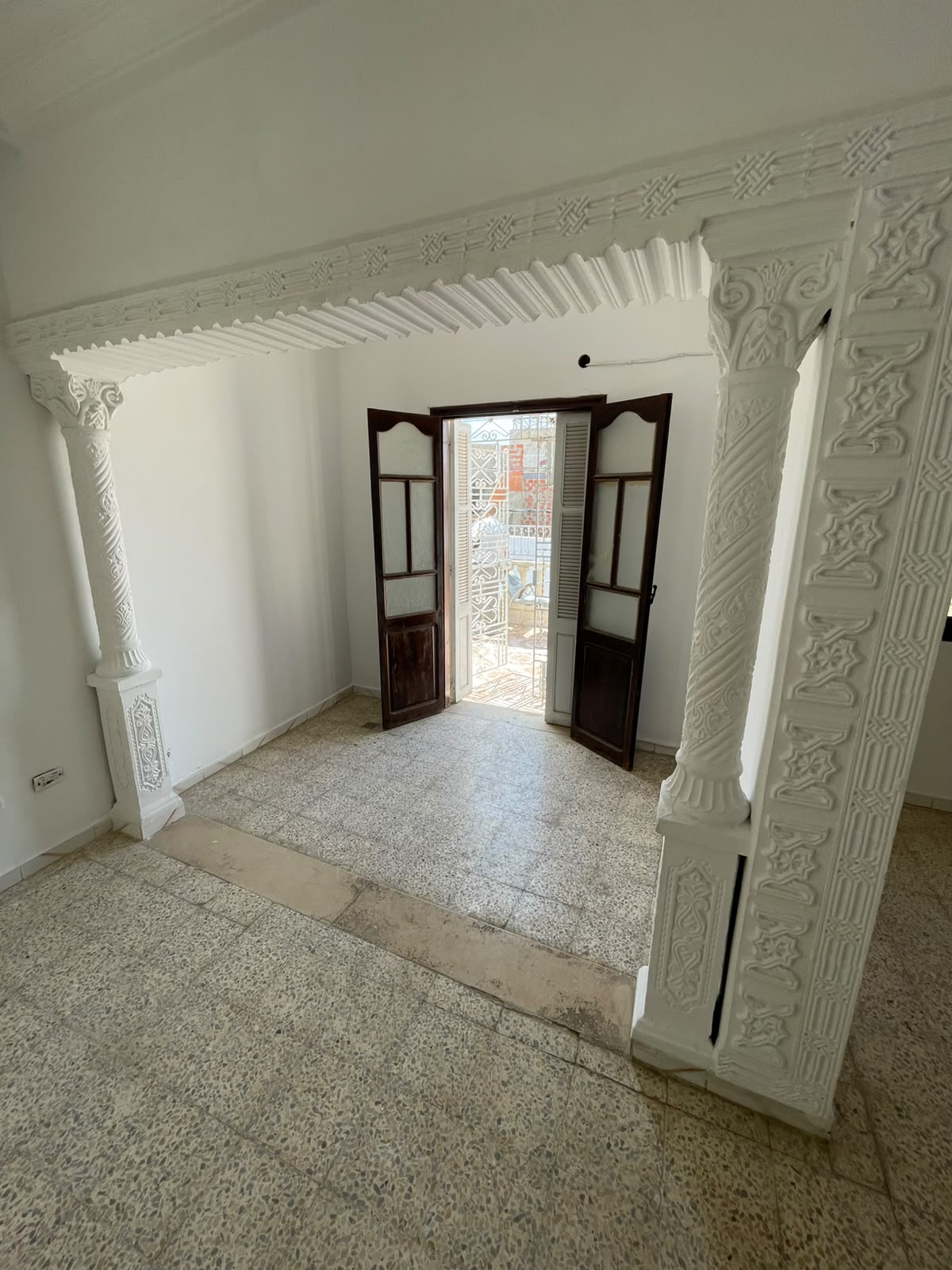 Ezzouhour (Tunis)&nbsp;Cite Ezzouhour&nbsp;Location&nbsp;Appart. 4 pi�ces&nbsp;Etage de villa s3 ind�pendante