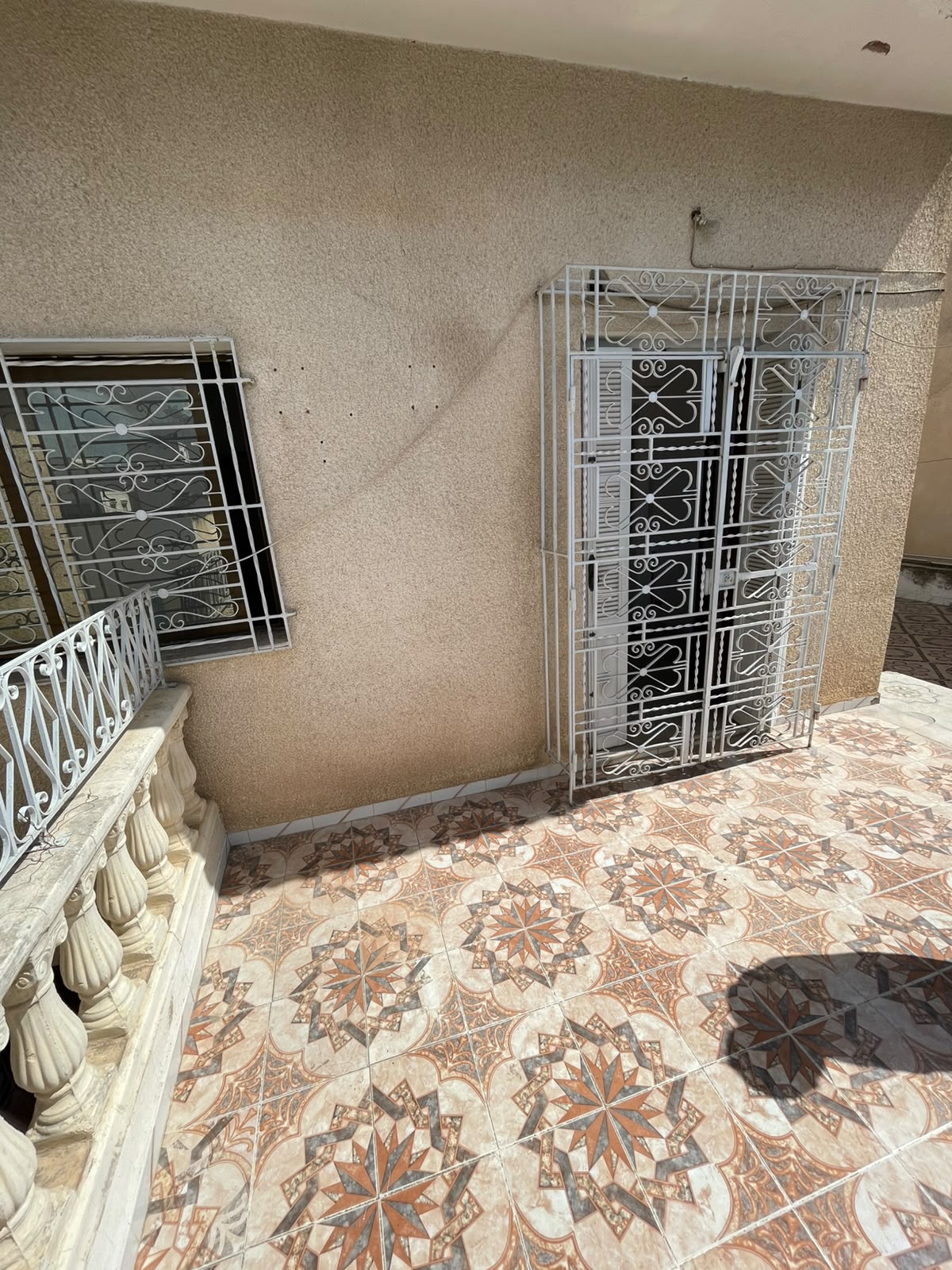 Ezzouhour (Tunis)&nbsp;Cite Ezzouhour&nbsp;Location&nbsp;Appart. 4 pi�ces&nbsp;Etage de villa s3 ind�pendante