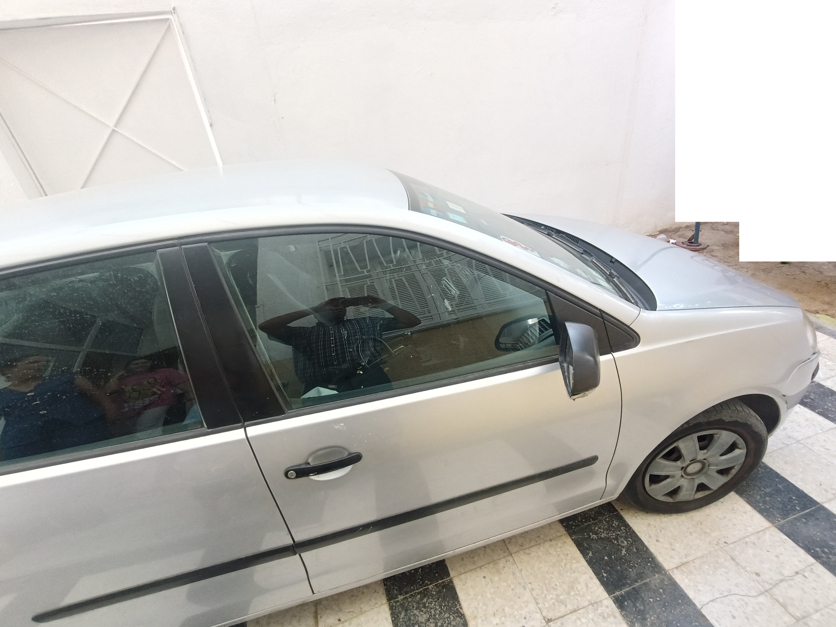 Ariana Ville&nbsp;Nouvelle Ariana&nbsp;Volkswagen&nbsp;Polo 5&nbsp;Voiture polo 1er main ann�e 2008 sans climatiseur