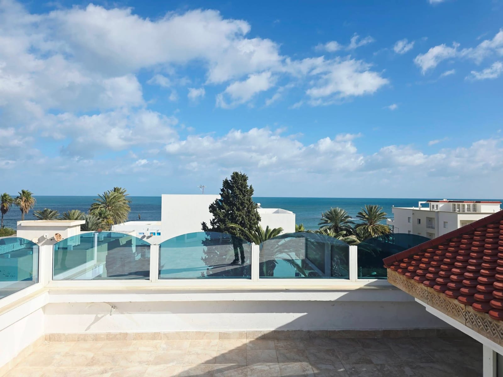 Akouda&nbsp;Chatt Meriem&nbsp;Vente&nbsp;Appart. 2 pi�ces&nbsp;Superbe villa de luxe vue sur mer � chatt meriem