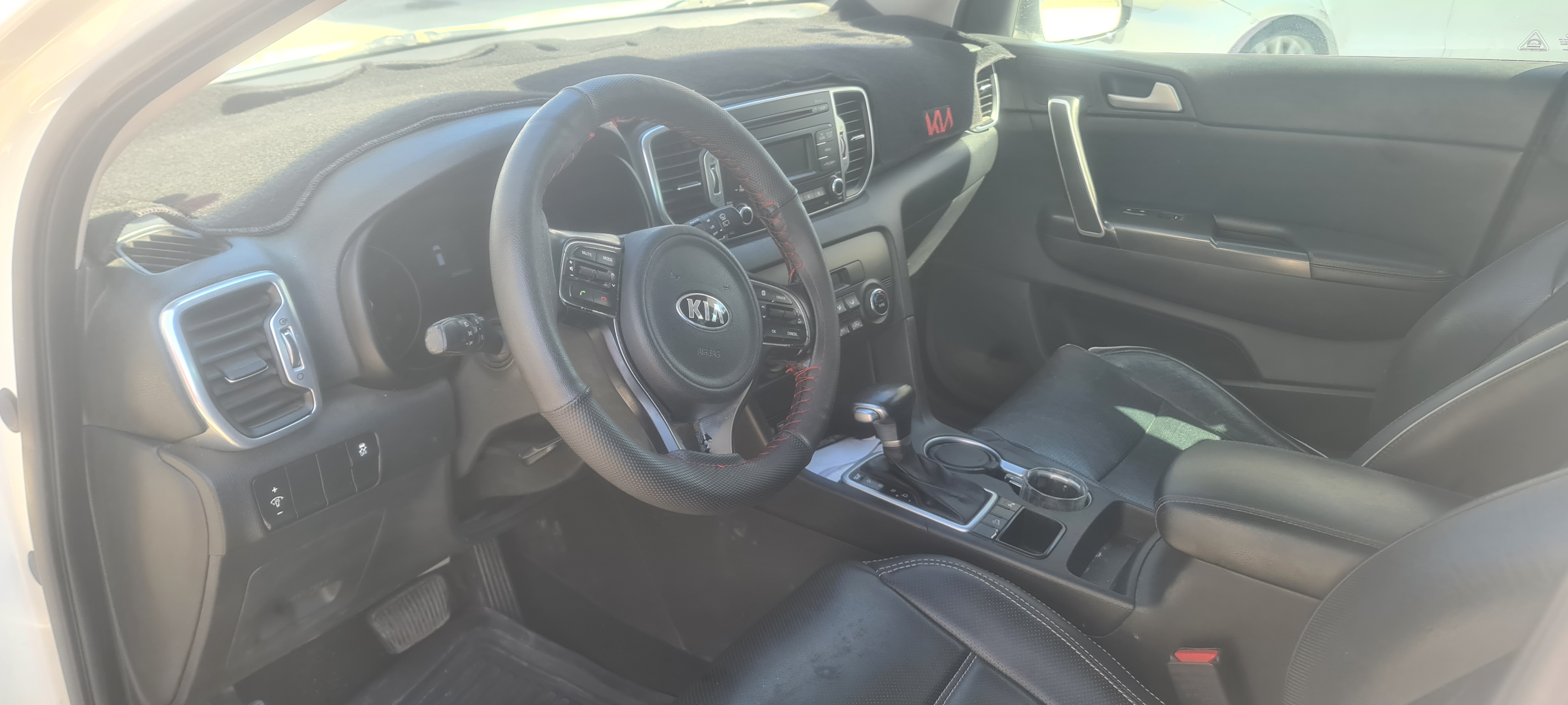 Mannouba&nbsp;Denden&nbsp;Kia&nbsp;Sportage&nbsp;Premiere main