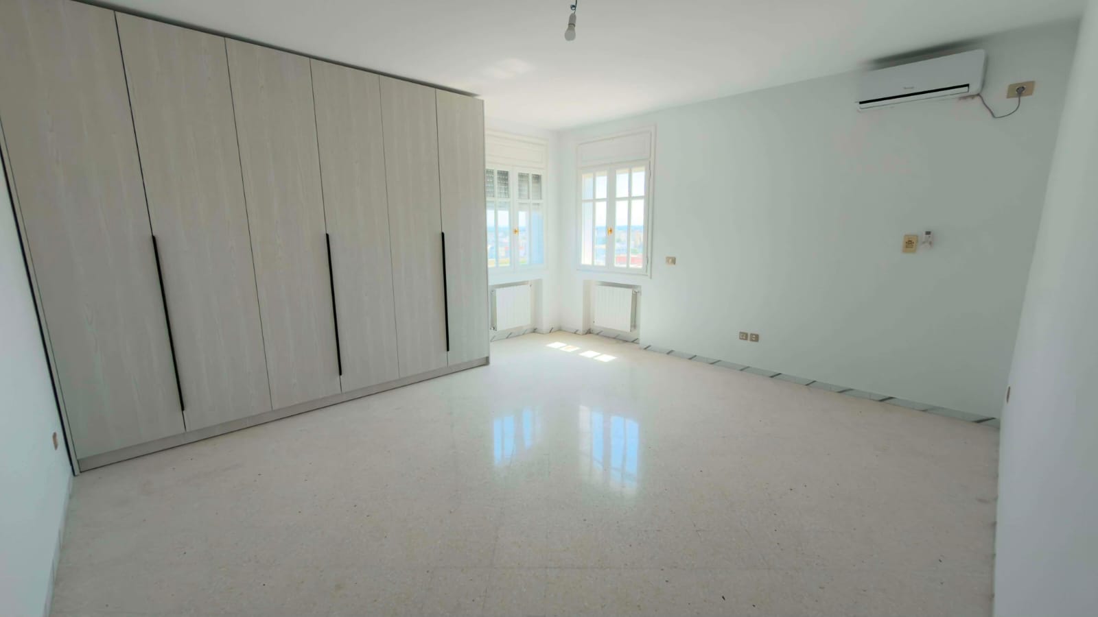 La Soukra&nbsp;La Soukra&nbsp;Location&nbsp;Appart. 2 pi�ces&nbsp;S2 ain zaghouan 7eme �tage avec ascenseur