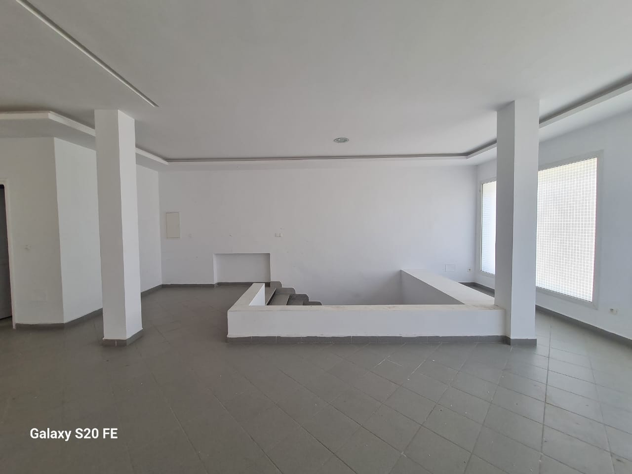 La Soukra&nbsp;La Soukra&nbsp;Location&nbsp;Surfaces&nbsp;Local commercial