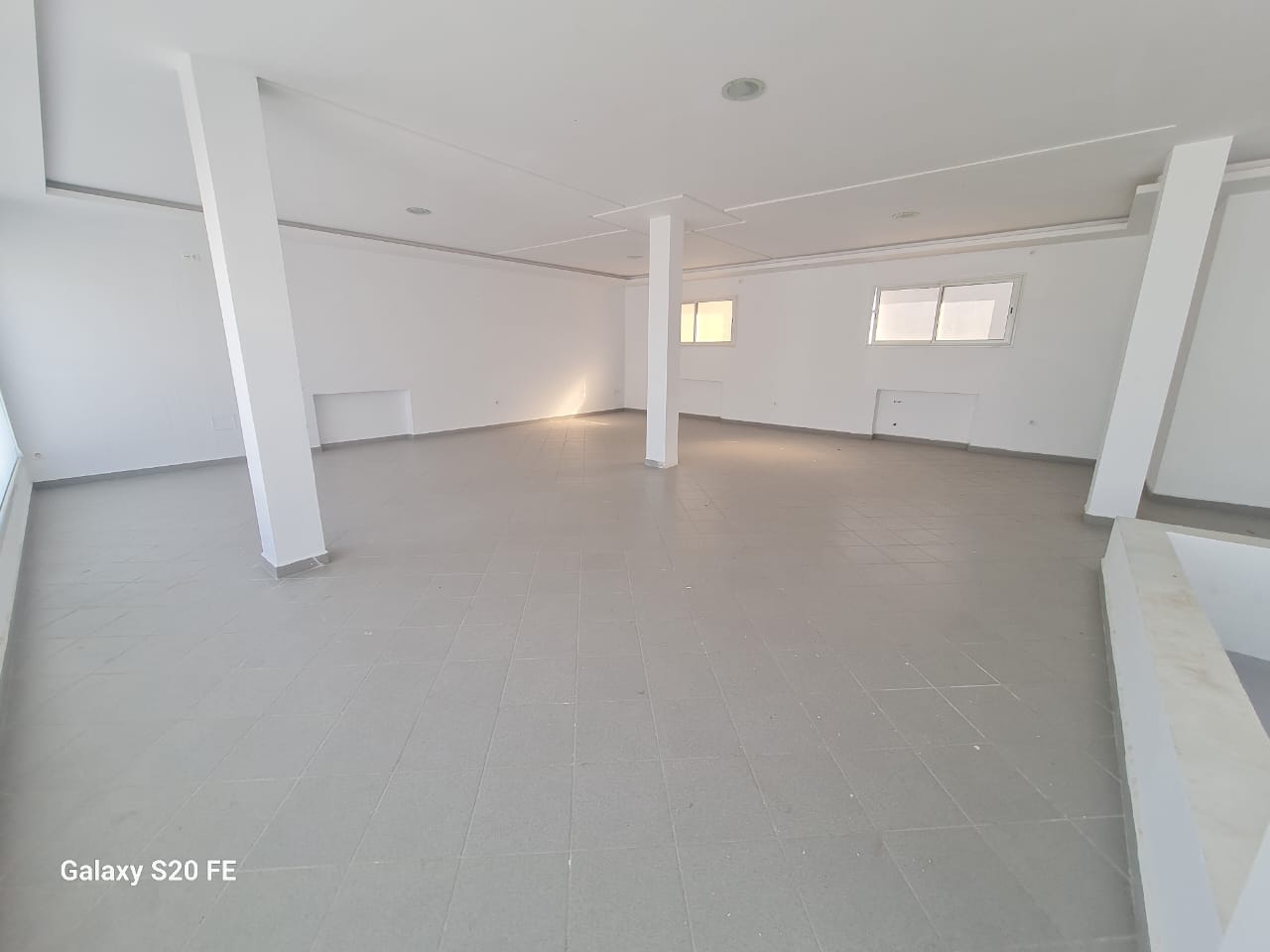 La Soukra&nbsp;La Soukra&nbsp;Location&nbsp;Surfaces&nbsp;Local commercial