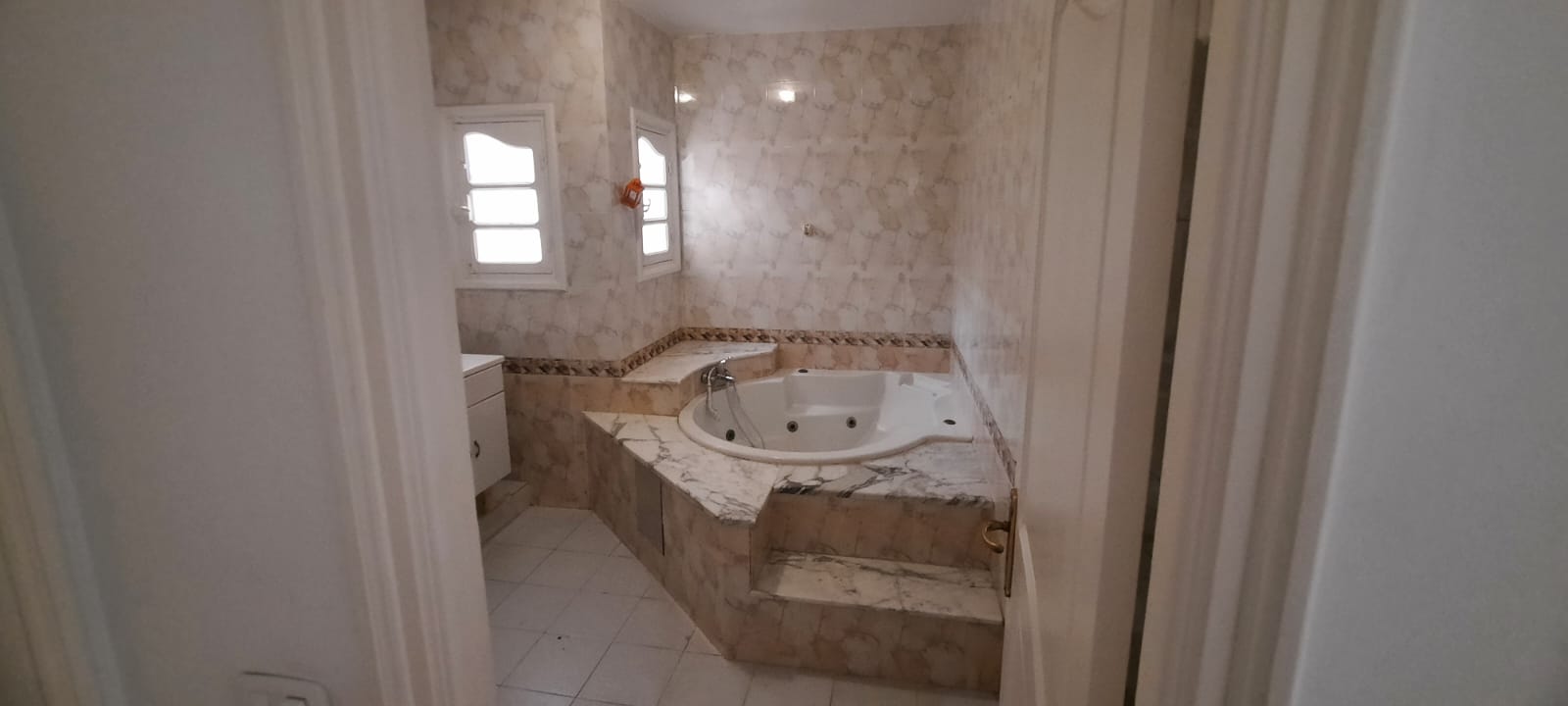 Ariana Ville&nbsp;Cite Ennasr 2&nbsp;Location&nbsp;Maisons&nbsp;Etage de villa s4 a ennasr 2 wb962