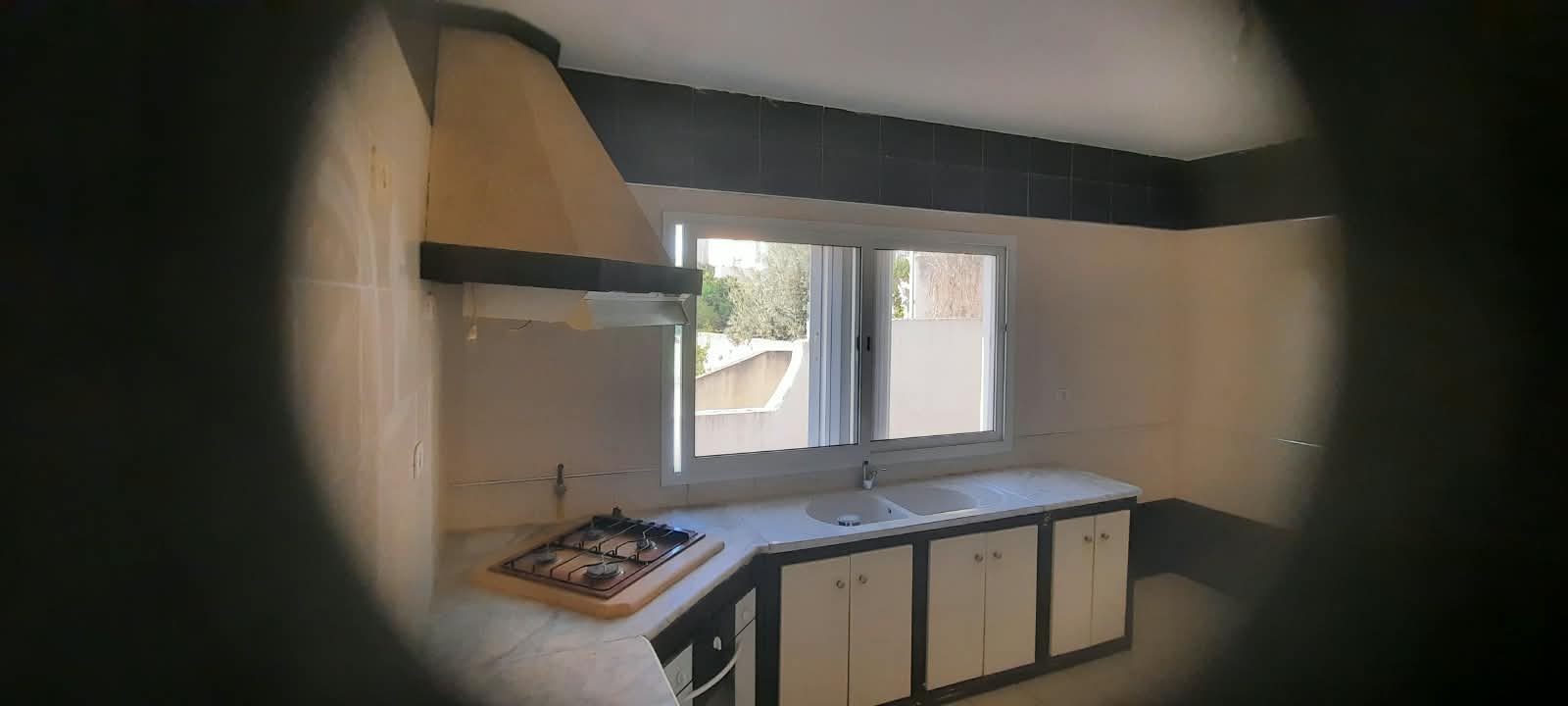 Ariana Ville&nbsp;Cite Ennasr 2&nbsp;Location&nbsp;Maisons&nbsp;Etage de villa s4 a ennasr 2 wb962