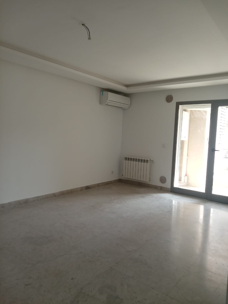 Ain Zaghouan&nbsp;Ain Zaghouan&nbsp;Location&nbsp;Appart. 2 pi�ces&nbsp;S plus un av balcon � l'aouina
